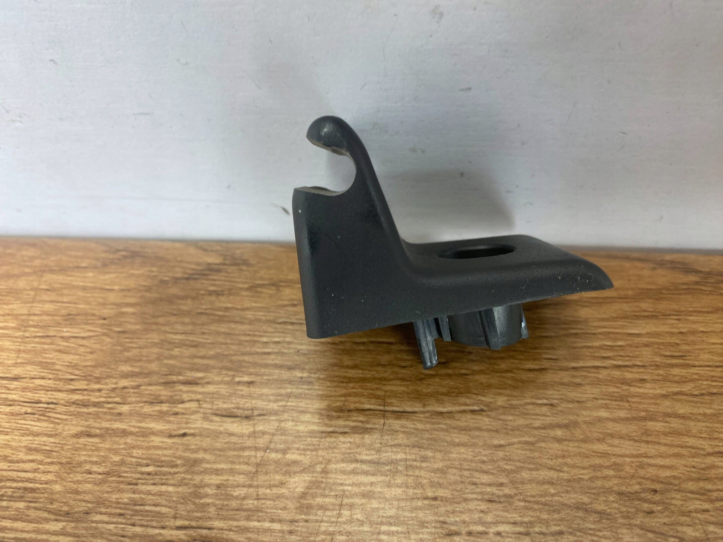 cover przeciwsloneczna haczyk bracket holder Chevrolet Corvette C6 2005+