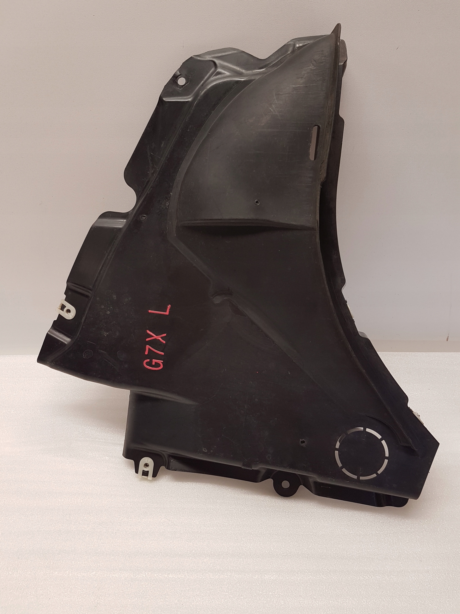 cover TROJKAT NADKOLA left front BMW 7 G70 9498271