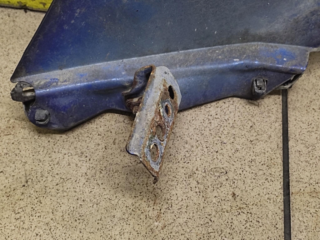 TOYOTA YARIS II fender right front