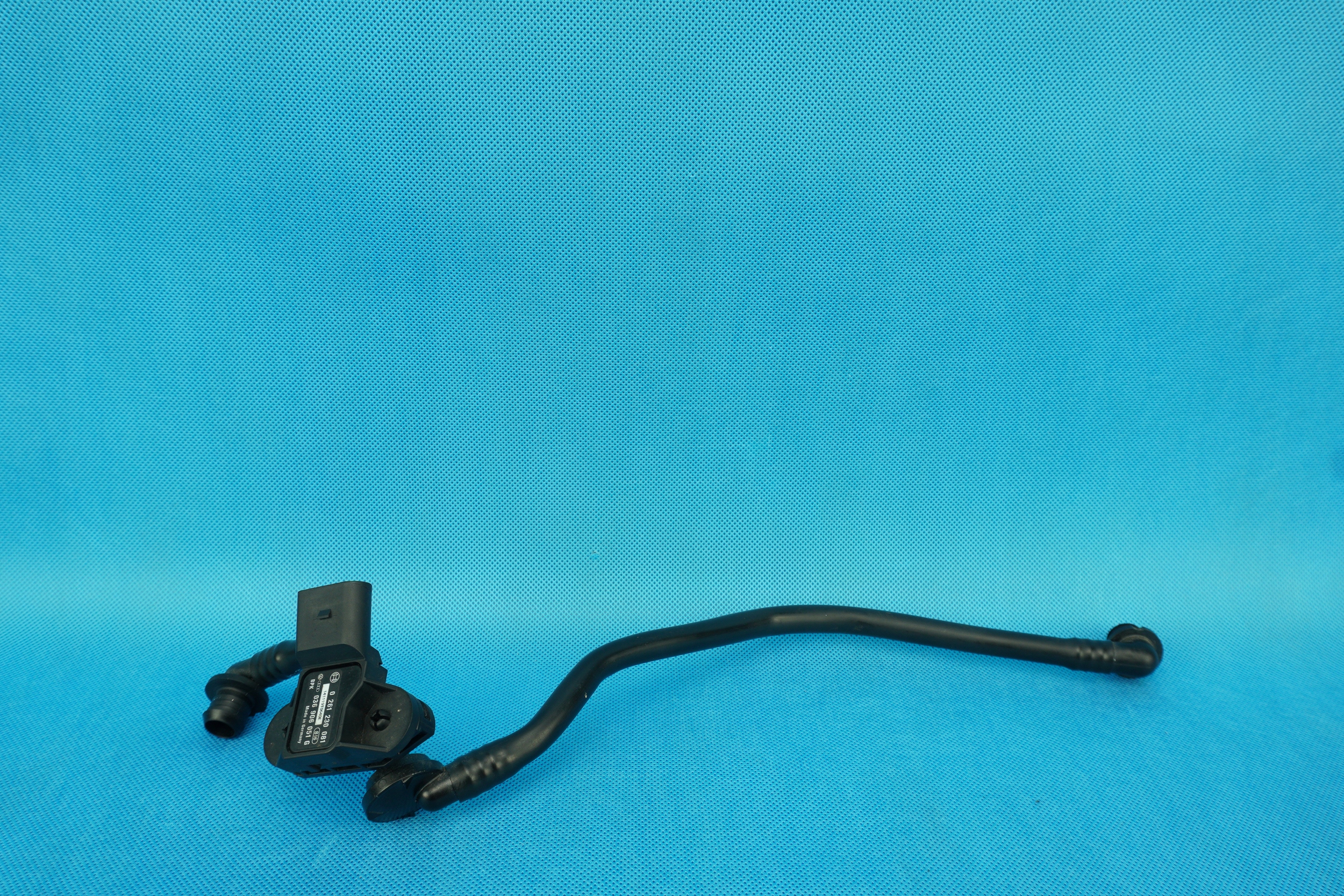 Шланг вакуумный шланг Audi Q5 8R 8R1611931L