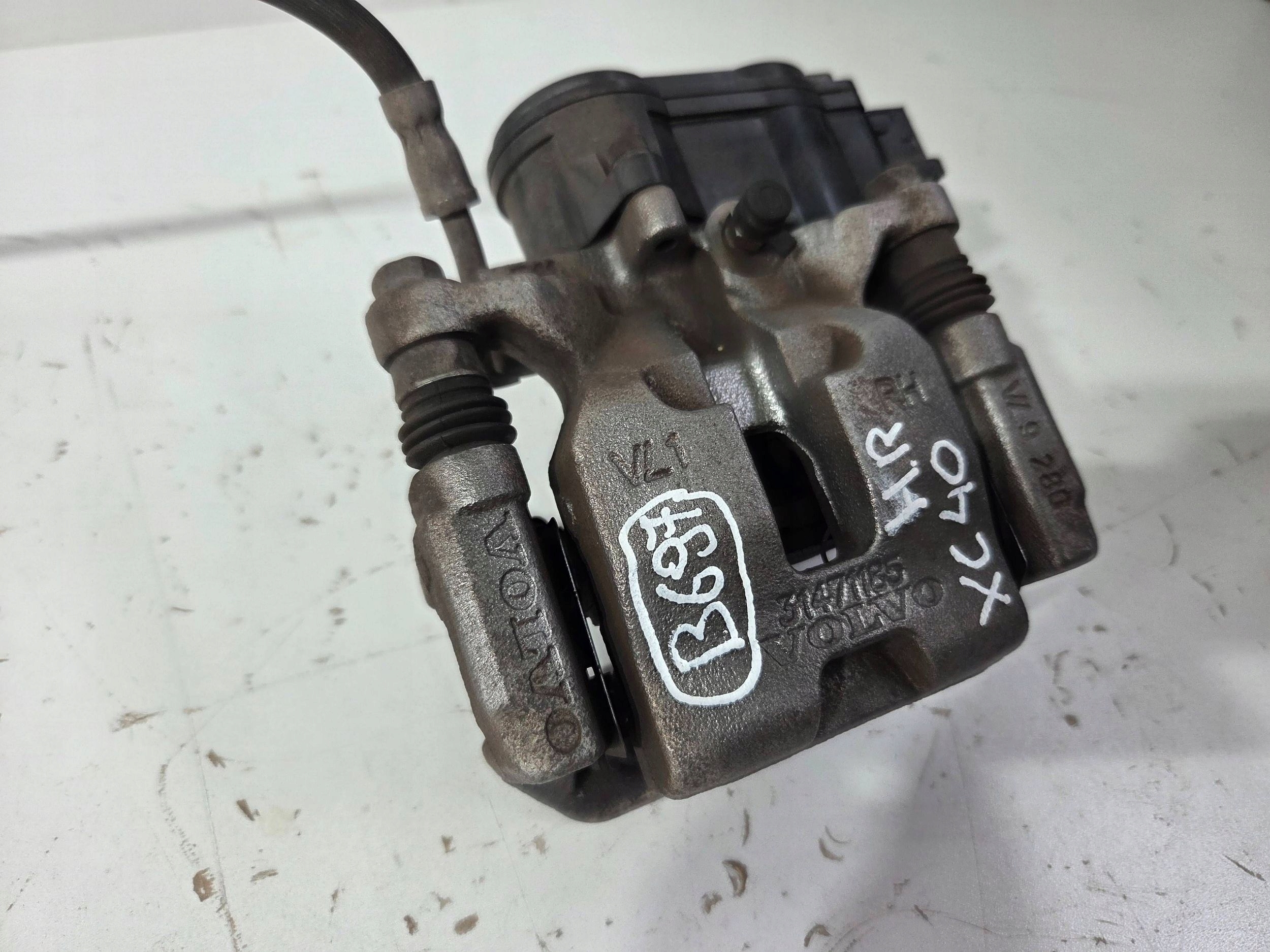 Volvo XC40 caliper brake rear right 31471185 (B697)