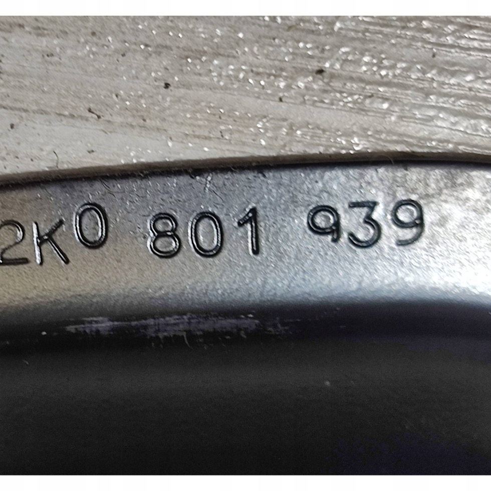 Stoper/dwupin do dywanikow Volkswagen Caddy 2K0801939