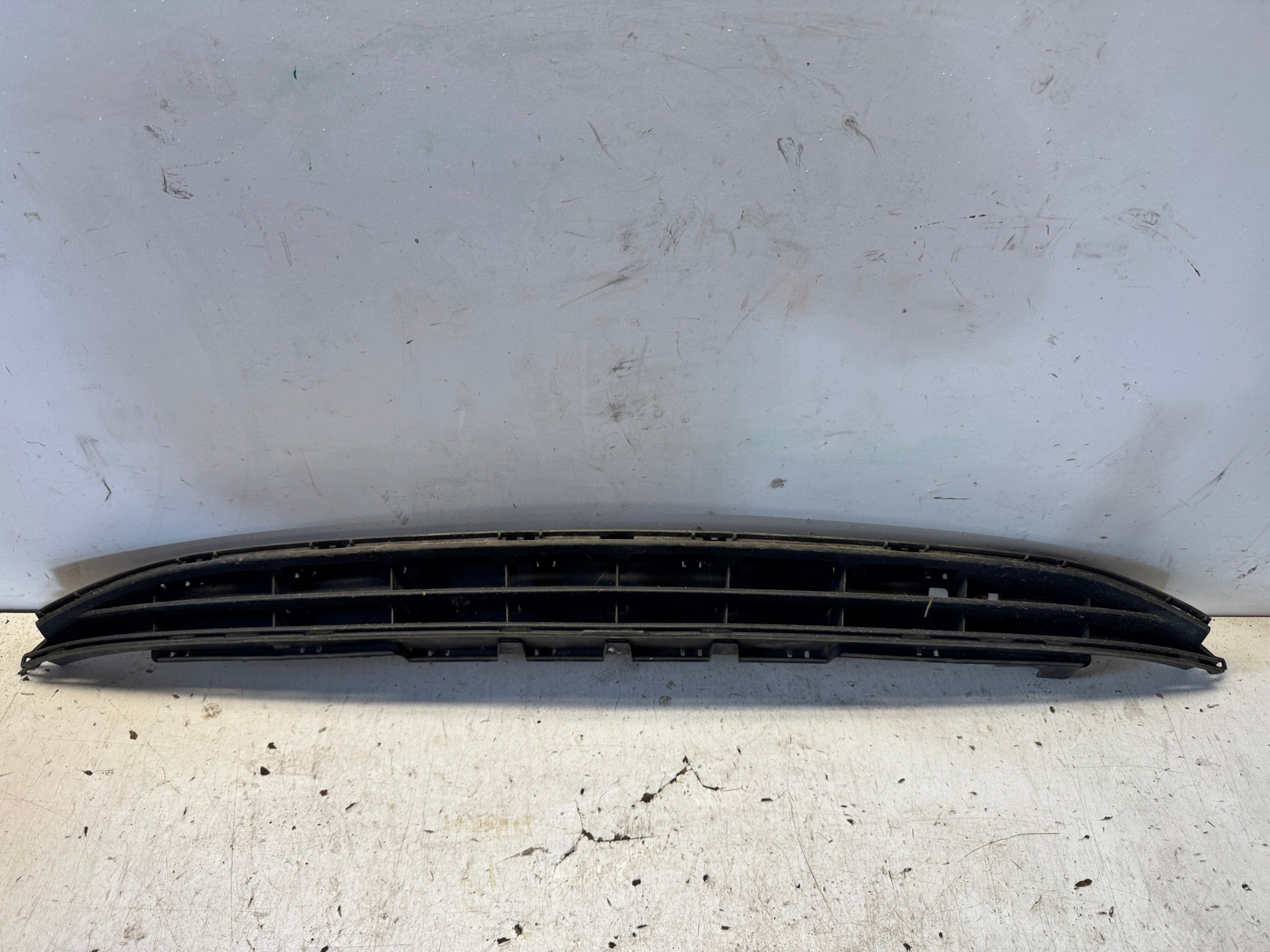 OPEL CORSA E central lower grid of a bumper front original 39003563