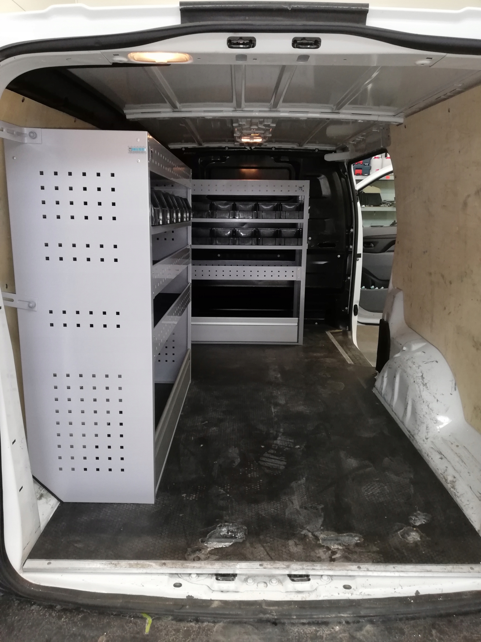 Zabudowa serwisowa Proace Jumpy Expert