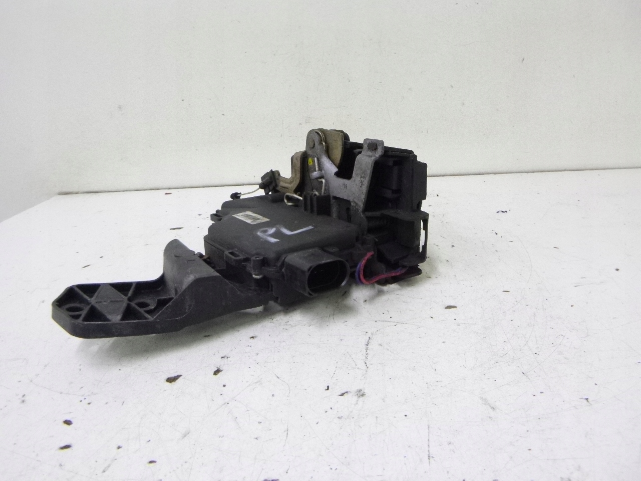 lock door front left Volkswagen Bora 1998r.