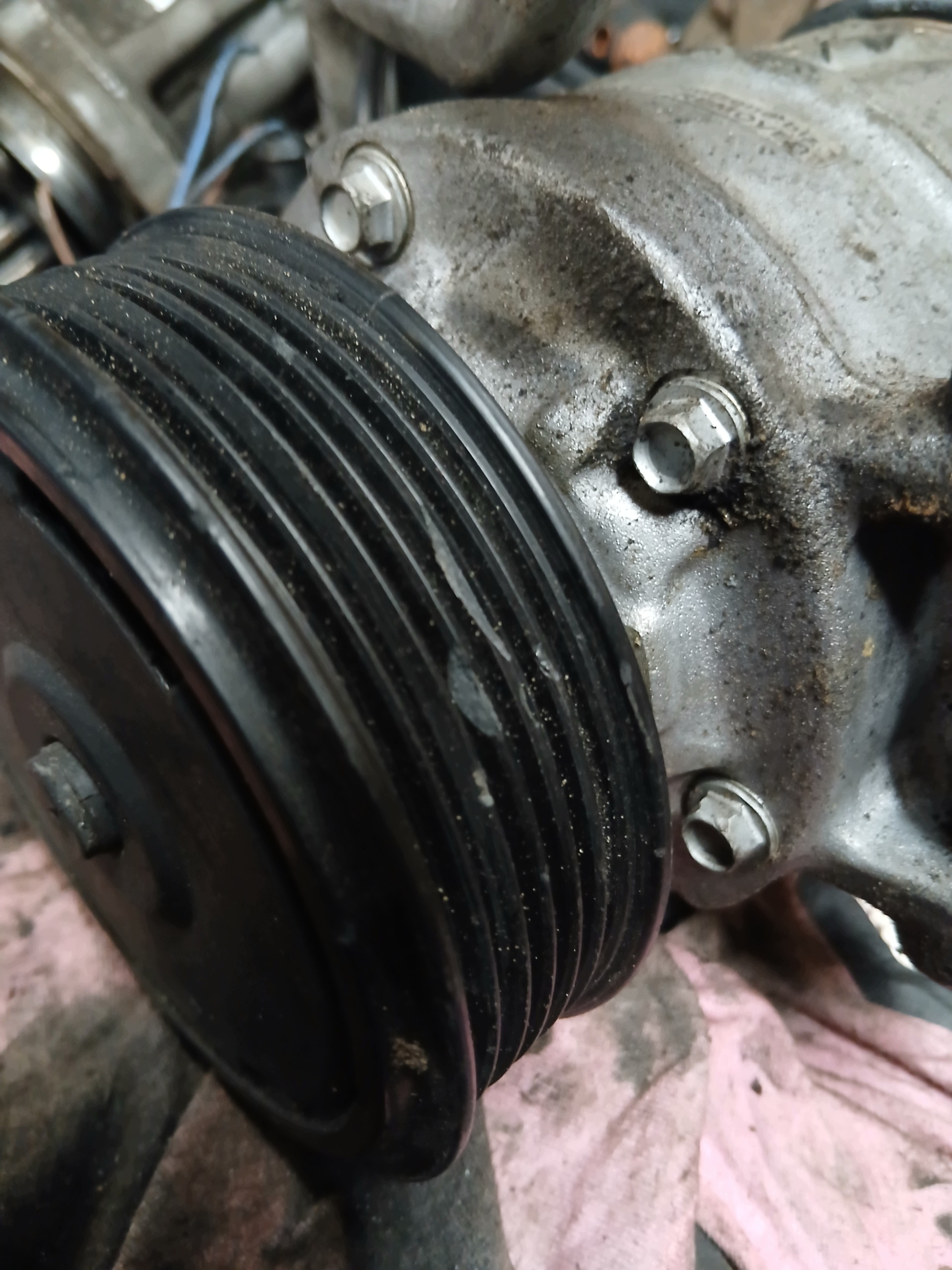 VW TOUAREG AUDI Q7 3.0TDI 3.0 TDI BUG air conditioning compressor