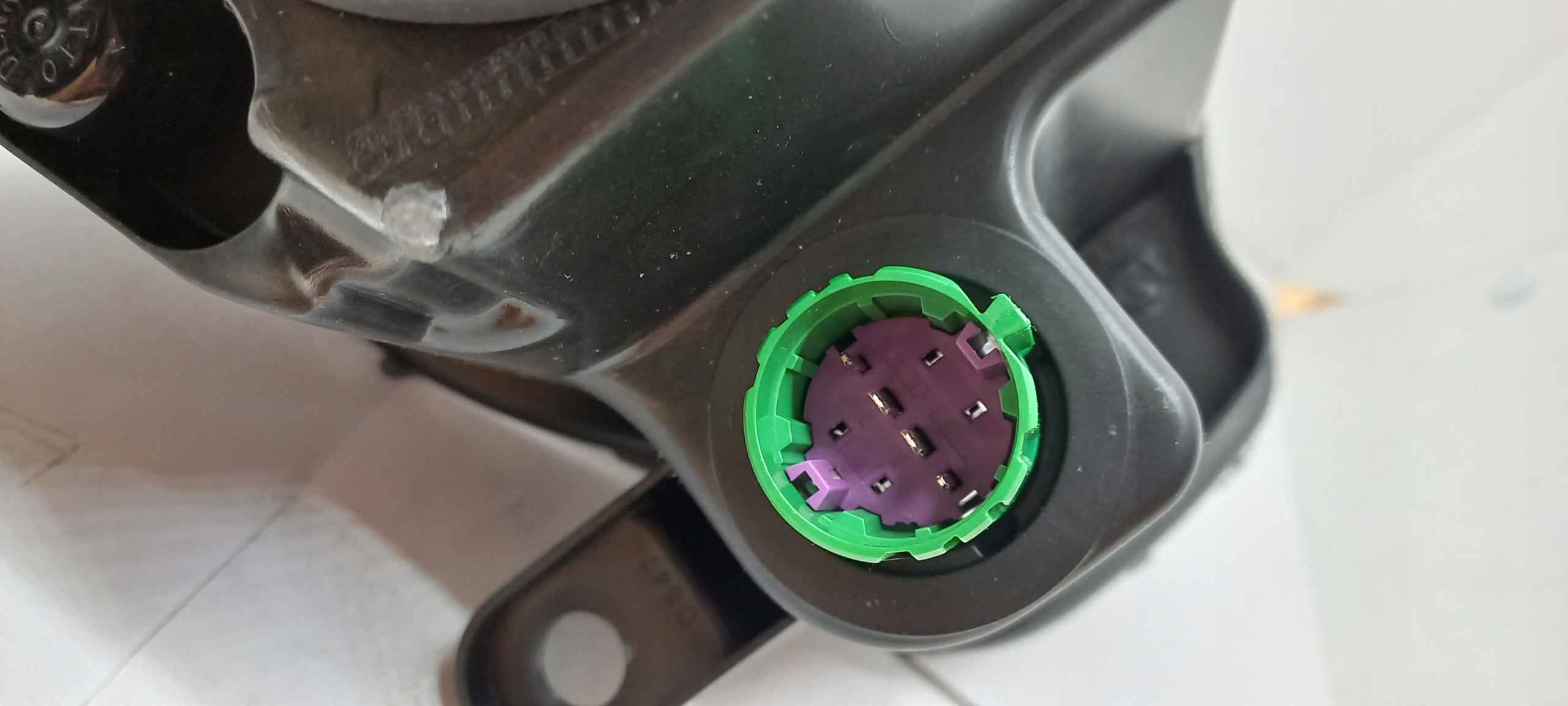 LAMPA REFLEKTOR LEWY MAGNETI MARELLI FIAT 500 07 Part number 712455301129