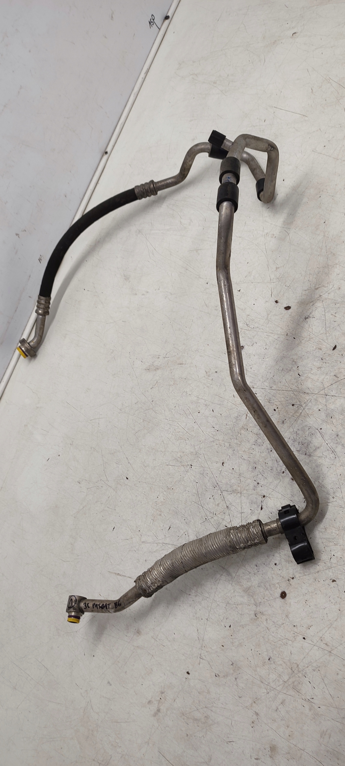 hadice vedení klimatizaci VW Passat B6 2,0 TDI