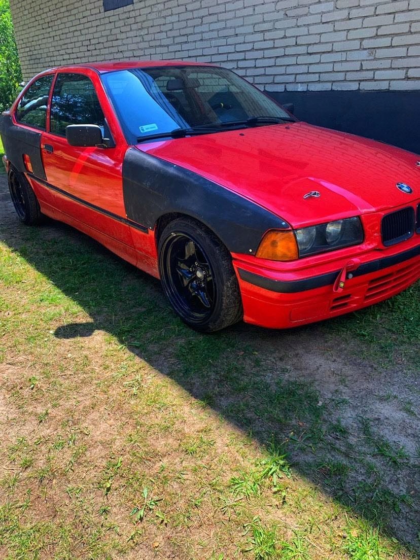 FELONY BMW E36 COMPACT 2 ELEMNTY PRZÓD POSZERZENIA PANELE COMPACT PODKŁAD