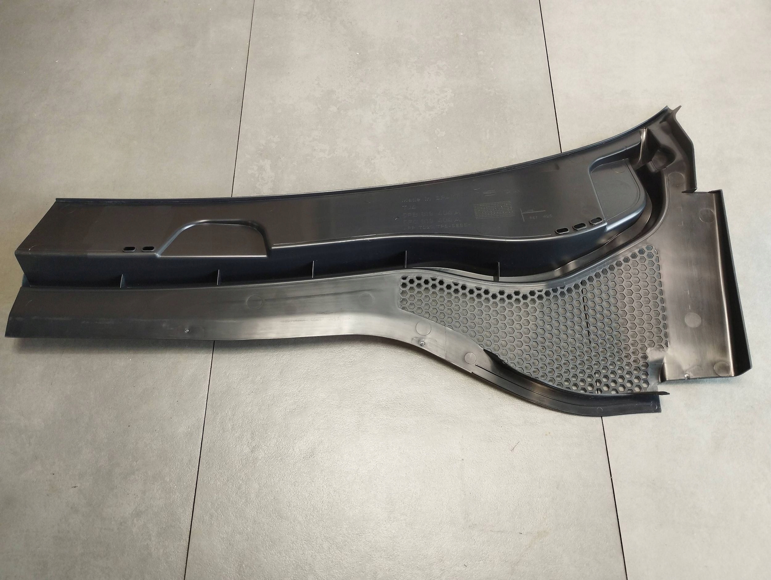Seat Leon IV 2024 torpedo right 5FB819404A