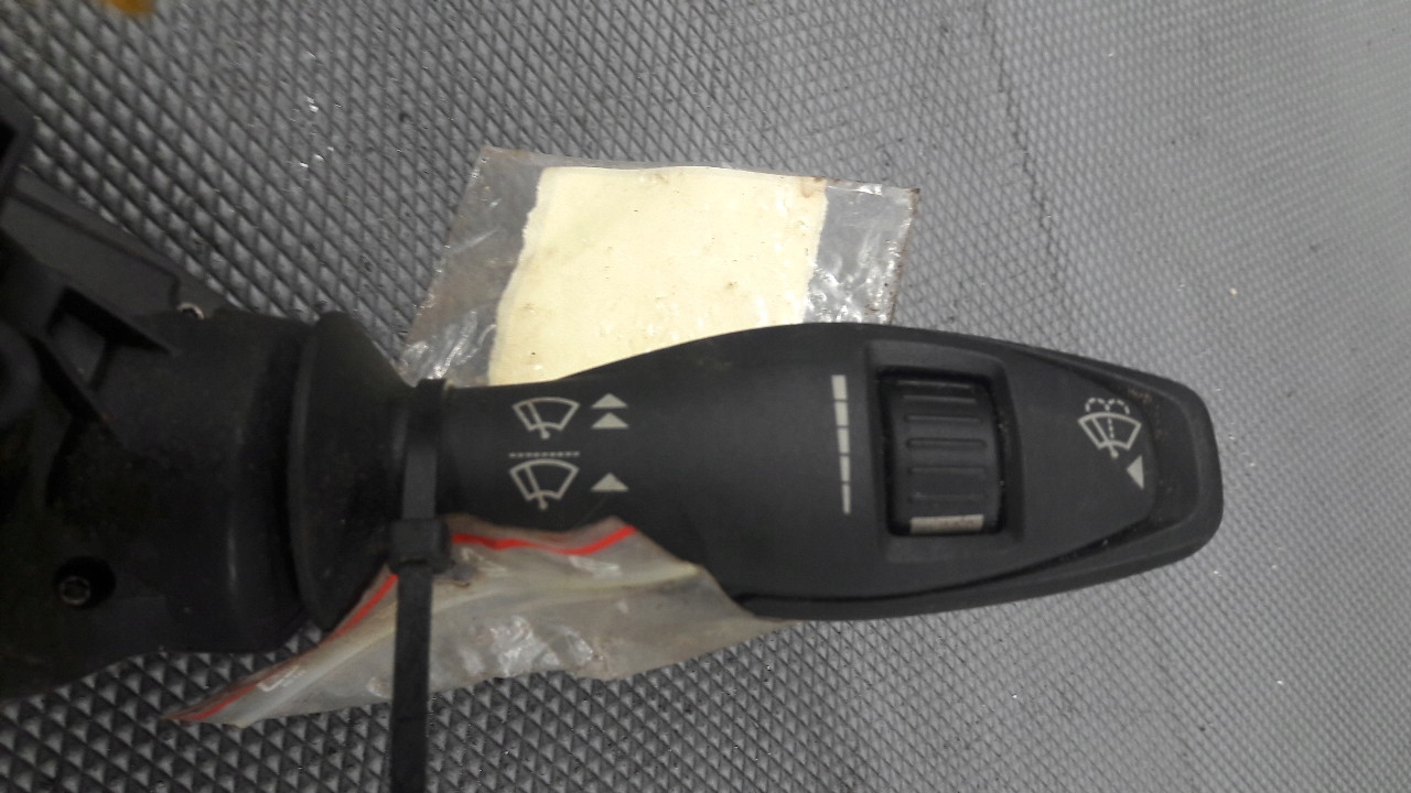 przelacznik zespolony tasma ford fiesta mk7 10r Typ silnika Brak informacji