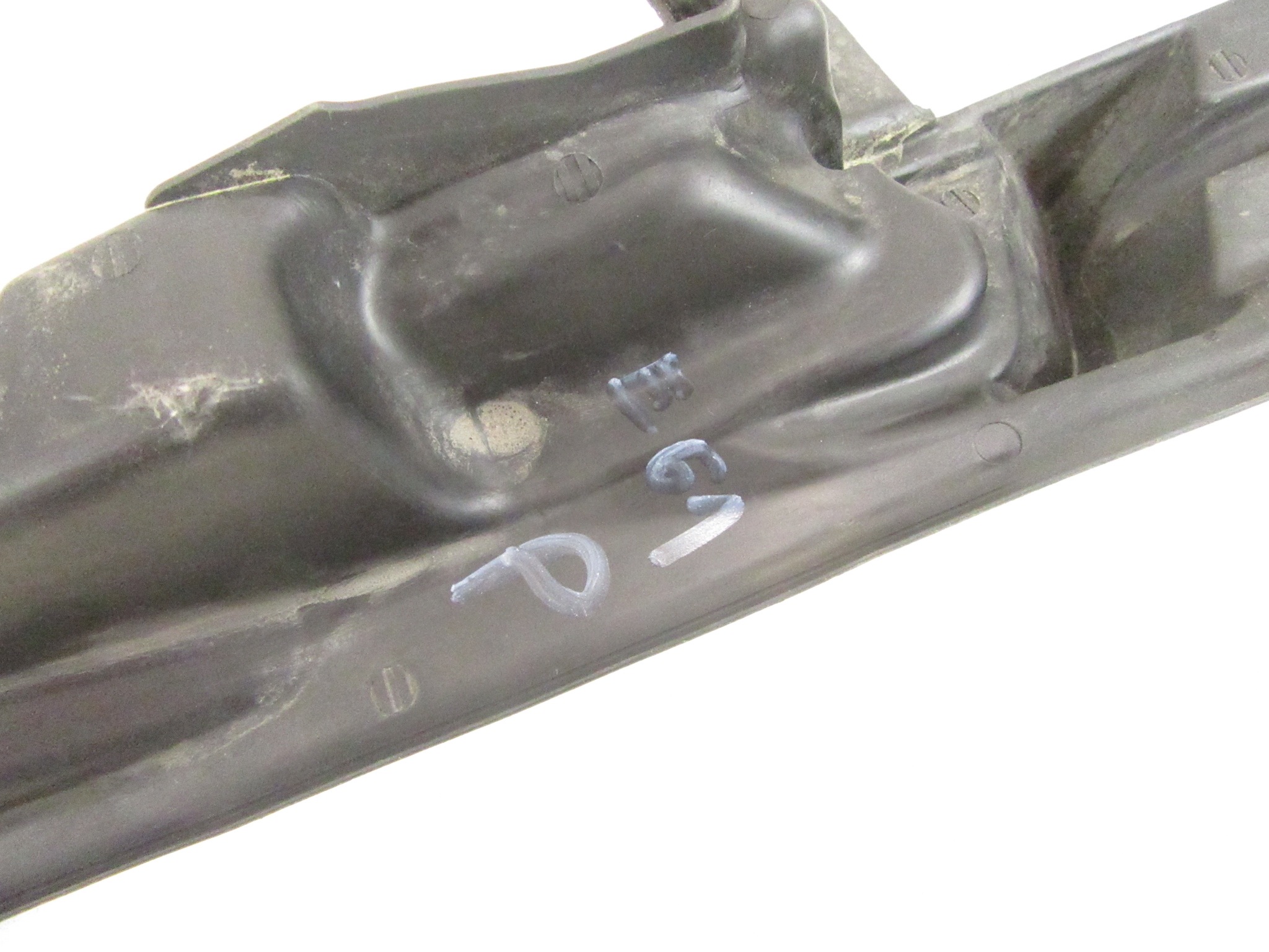 drain air right cover dolotu right BMW e60 e61 e63 e64