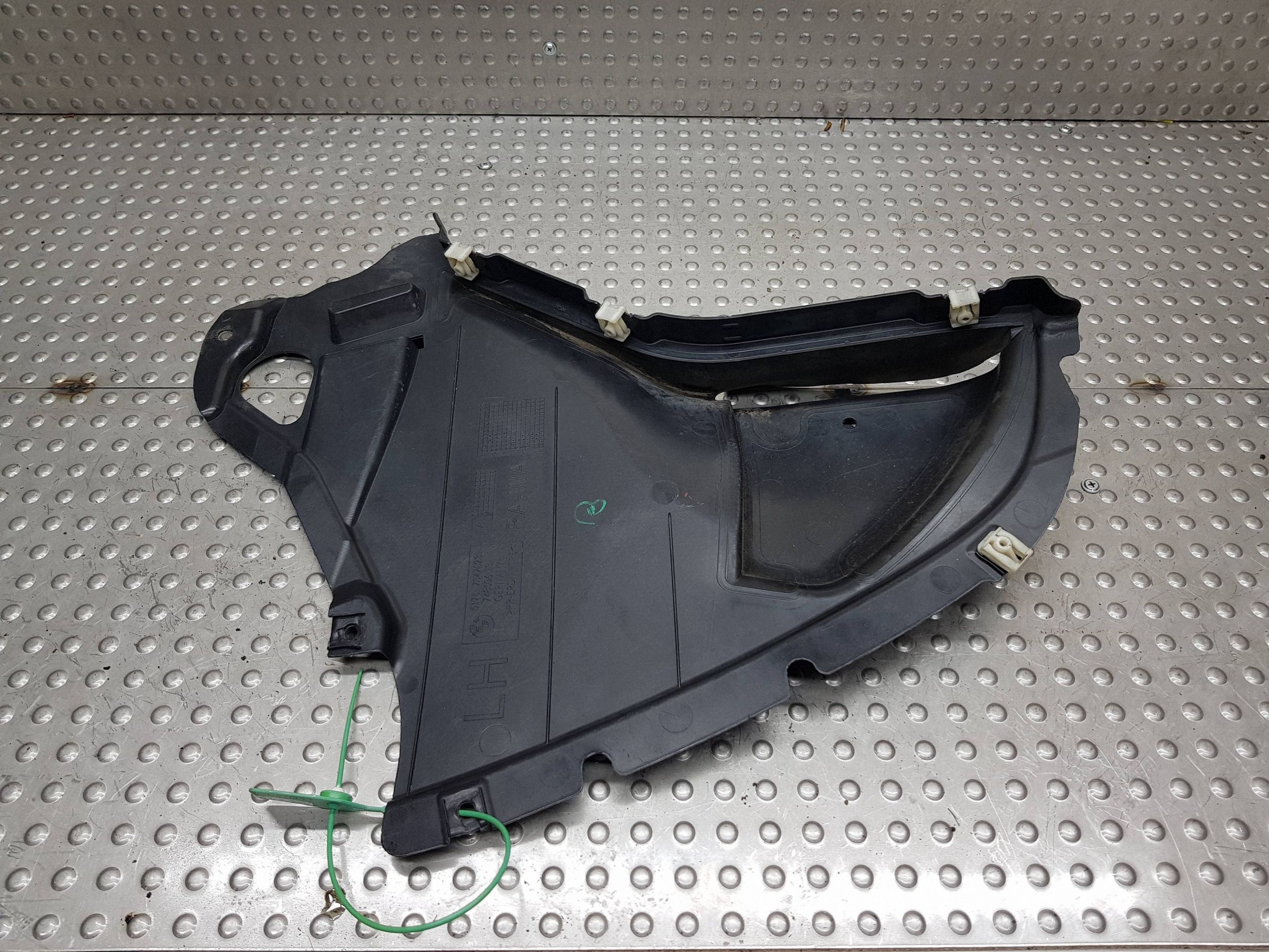TROJKAT mudguard left front 7347023 BMW 7 G11 G12