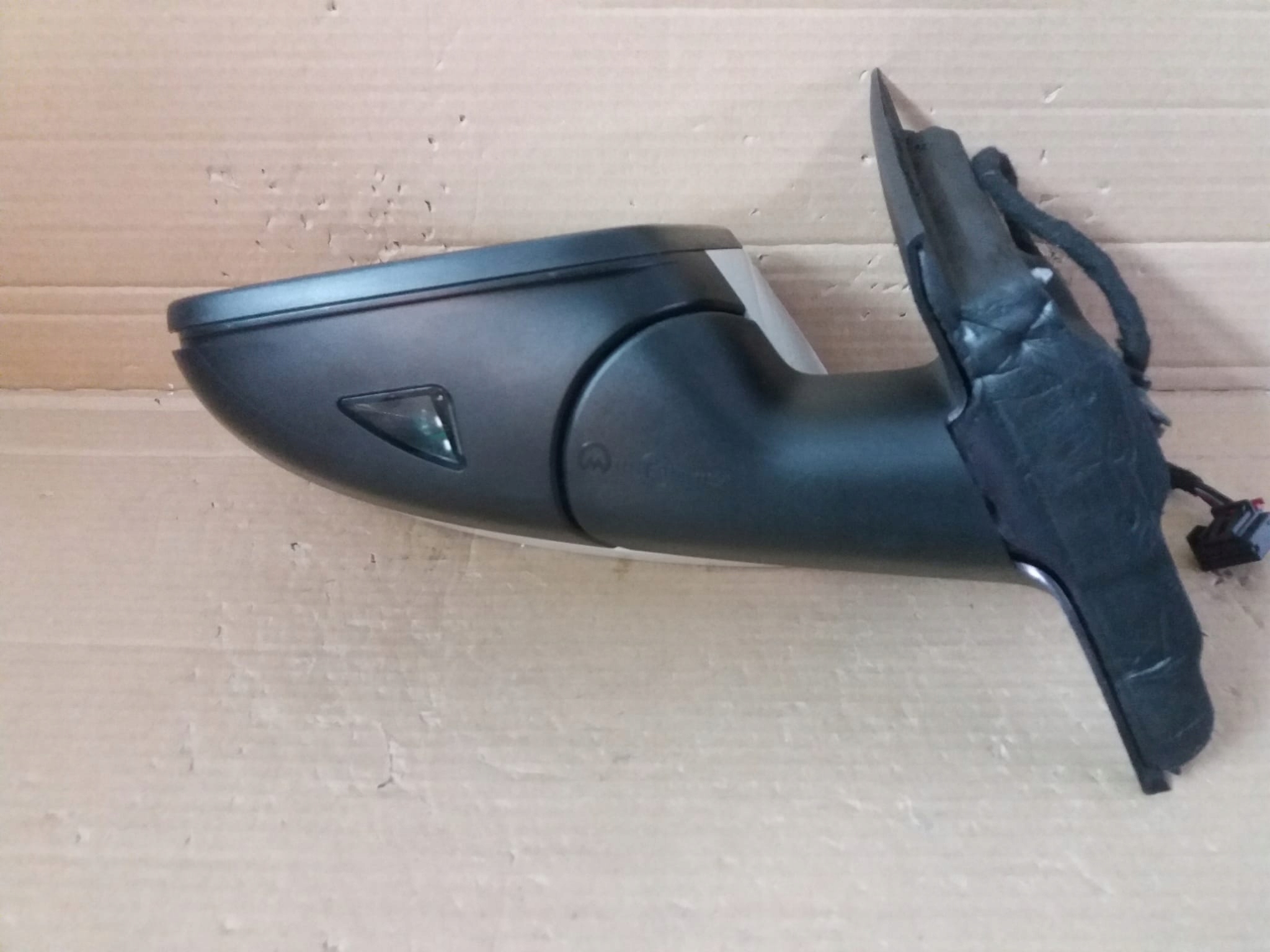 SKODA KODIAQ LUSTERKO LEWE SKŁADANE 9 PIN EUROPA Typ szkła sferyczne