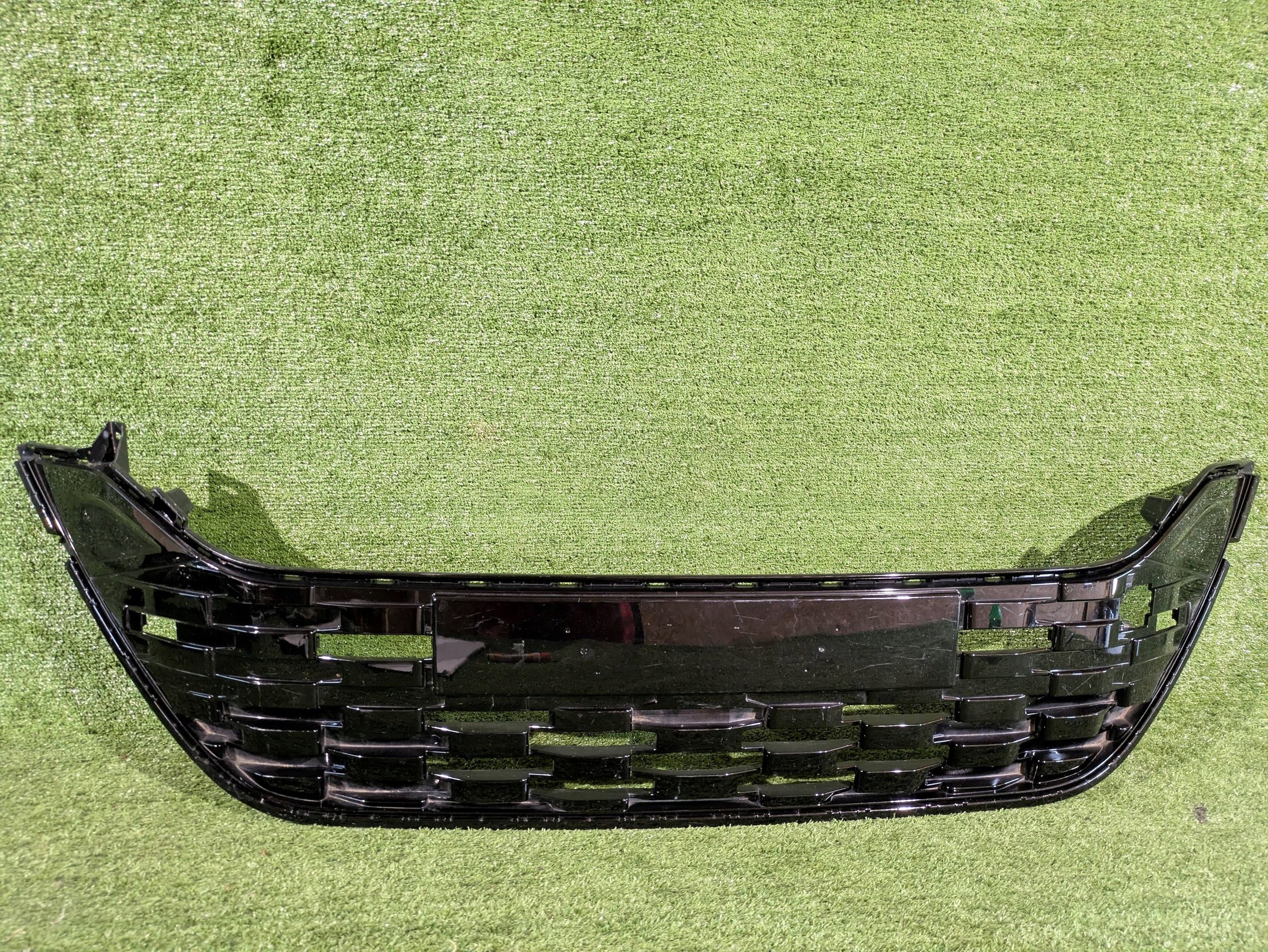 grid lower central of a bumper HYUNDAI BAYON
