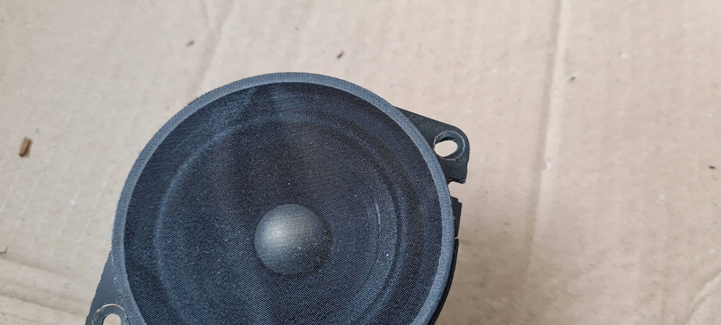 Jeep Grand Cherokee WL 2022 speaker CENTRALNY P68416998AA
