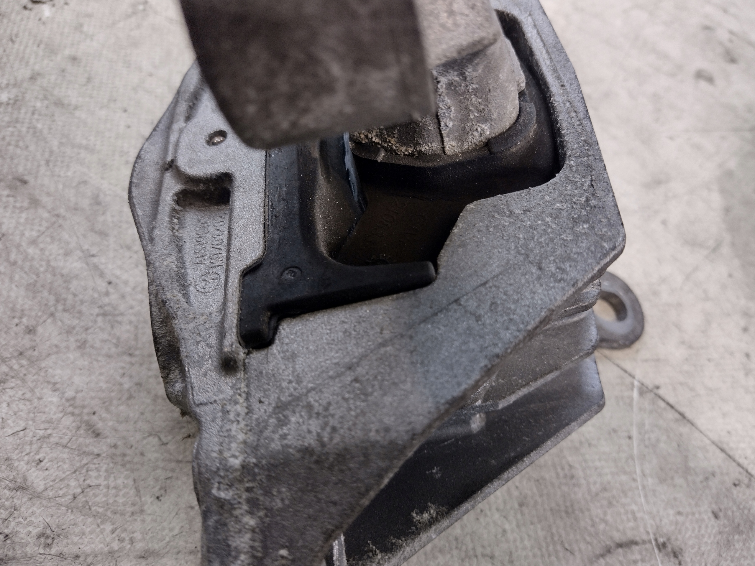 holder engine mount Opel Astra J 1,7CDTI OE 13248546