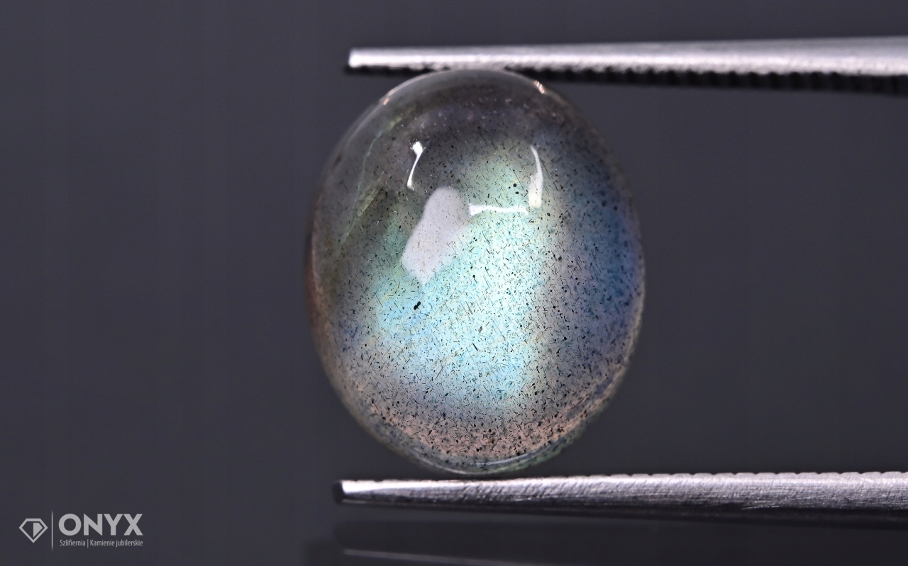 Labradorit kabošon A ovál 12x10 mm