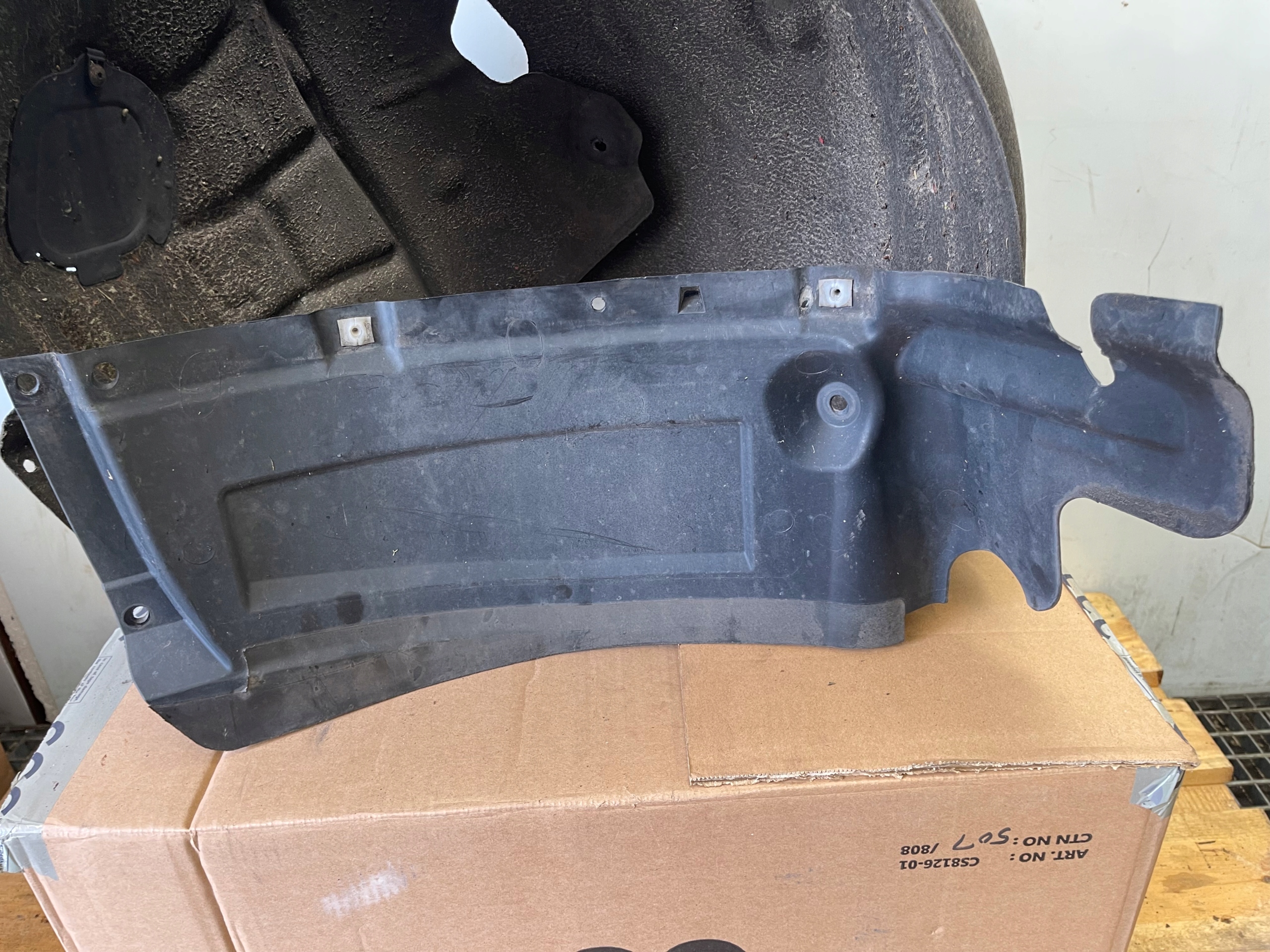 A6 C7 4G LIFT mudguard left left front front MATERIAL+ plastic SLINE