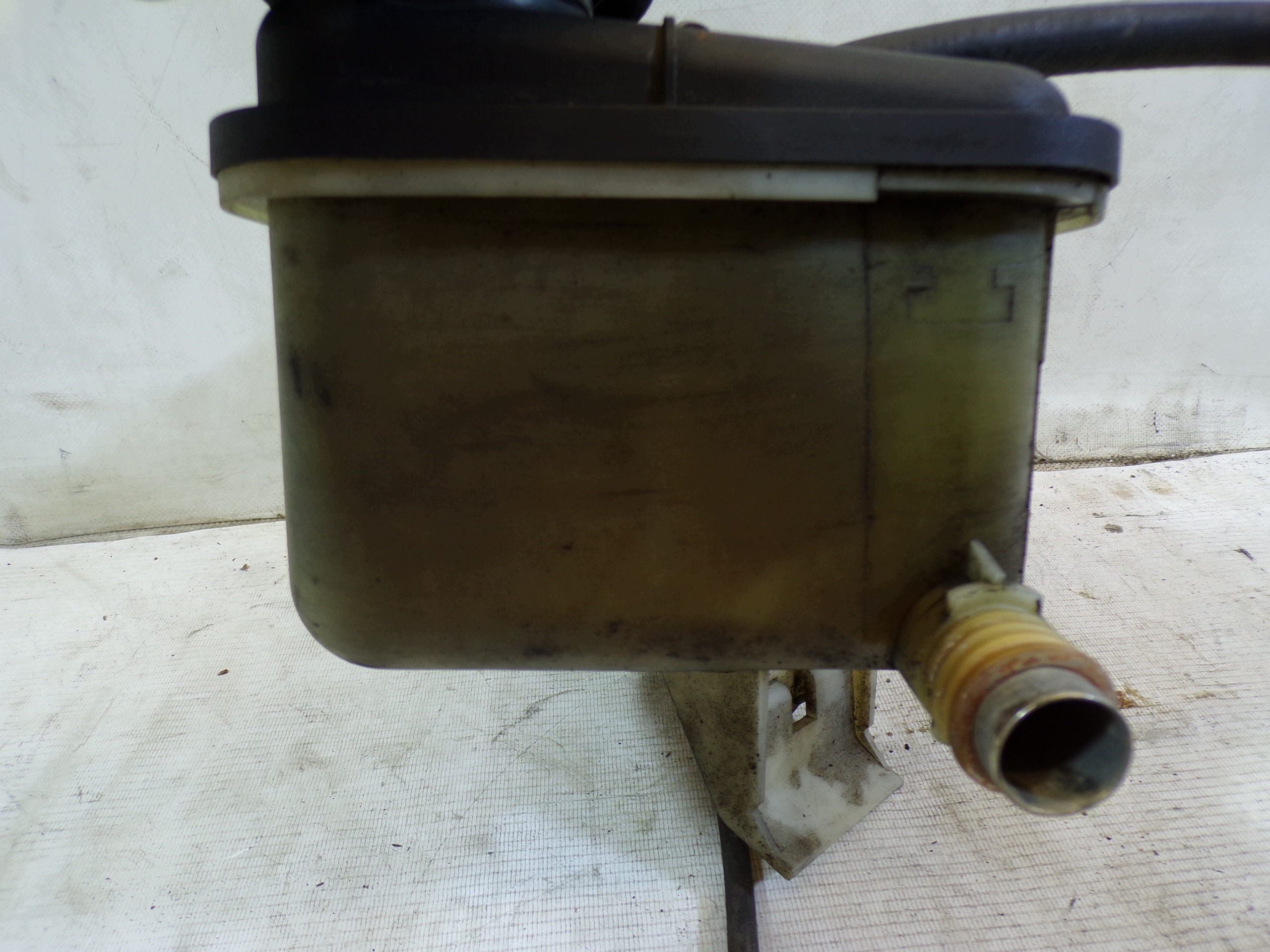 water tank BMW E39 2248050