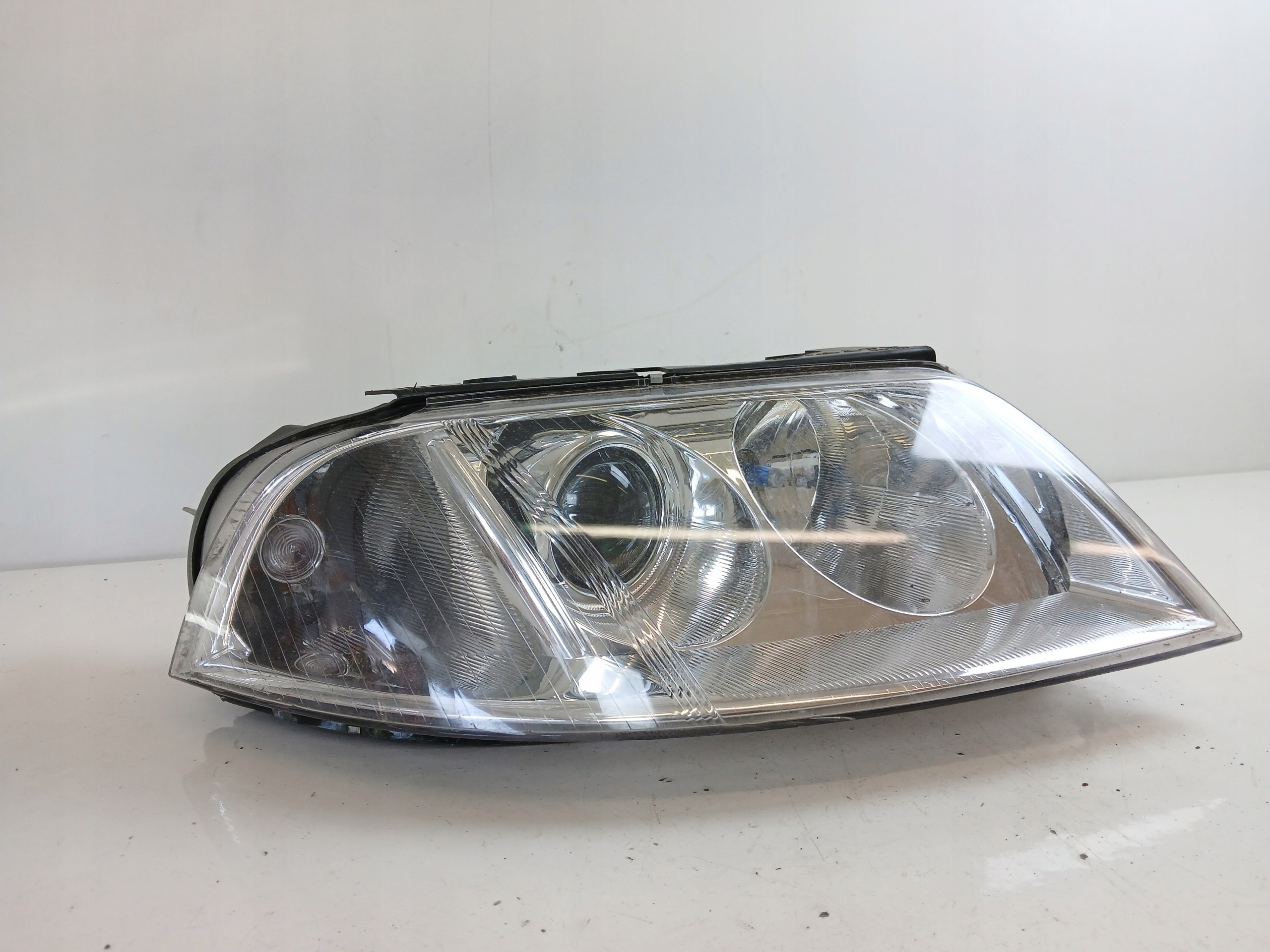 VW PASSAT B5 LIFT light right front lens