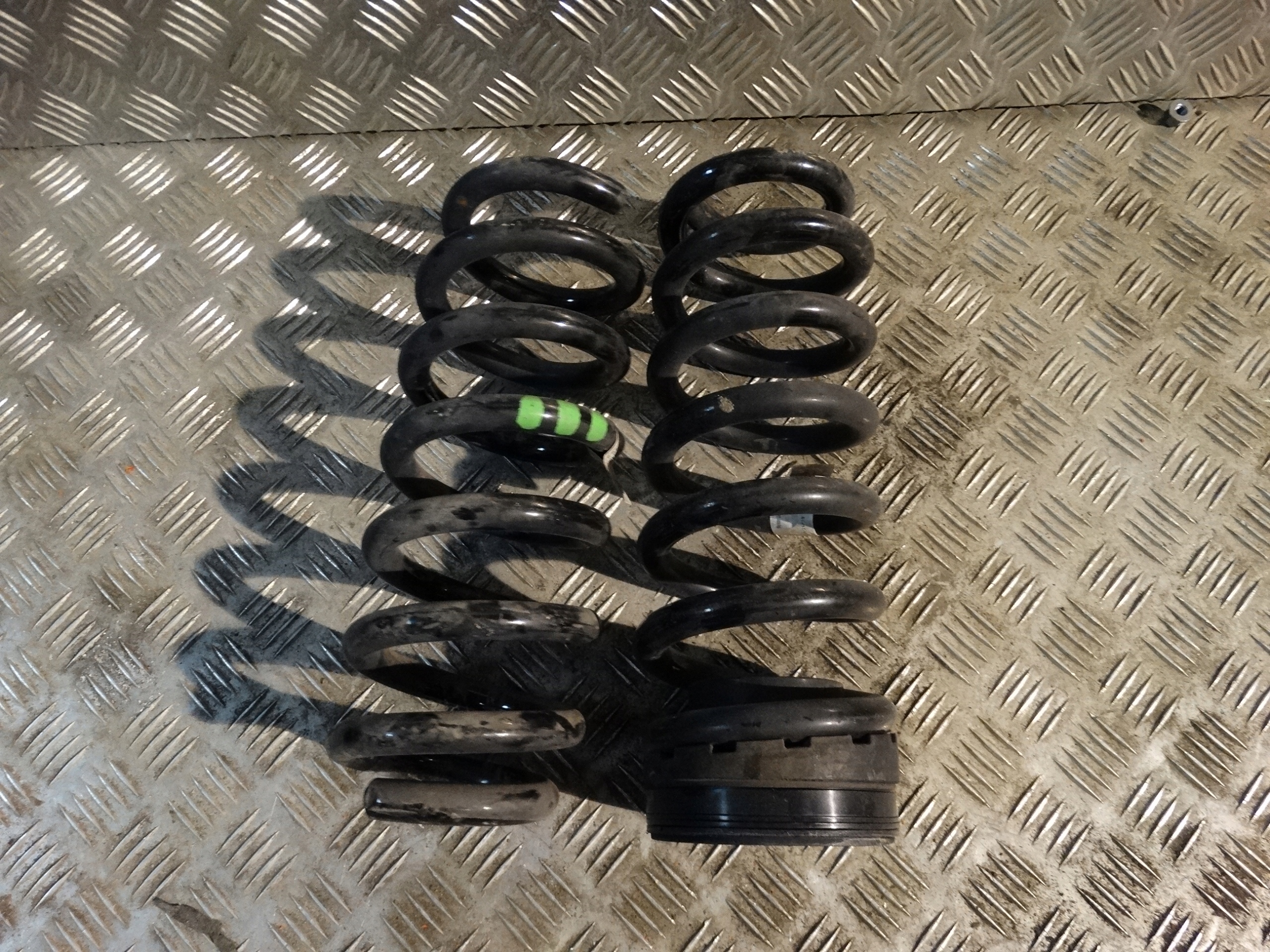 IDEALNY KPL. MOLLE POSTERIORE MERCEDES W167 1