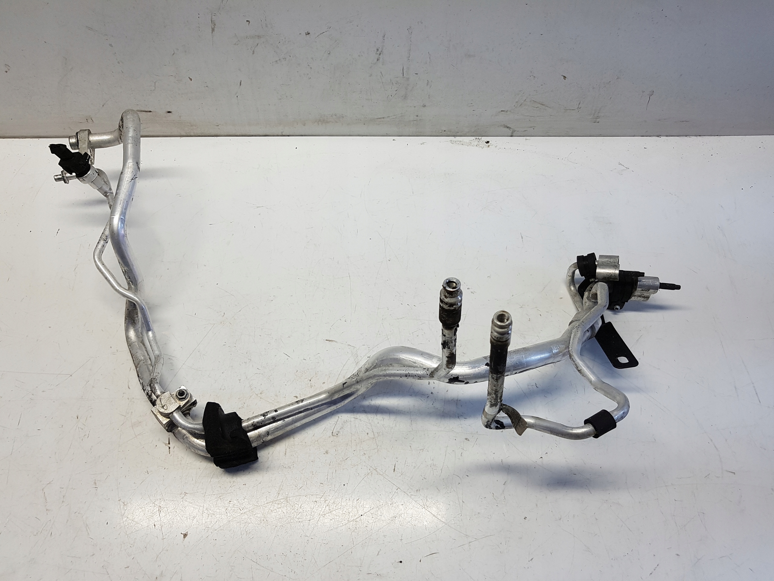 K8D2-19A834-BD - RANGE ROVER EVOQUE II ШЛАНГ ДЛЯ КОНДИЦИОНИРОВАНИЯ ВОЗДУХА