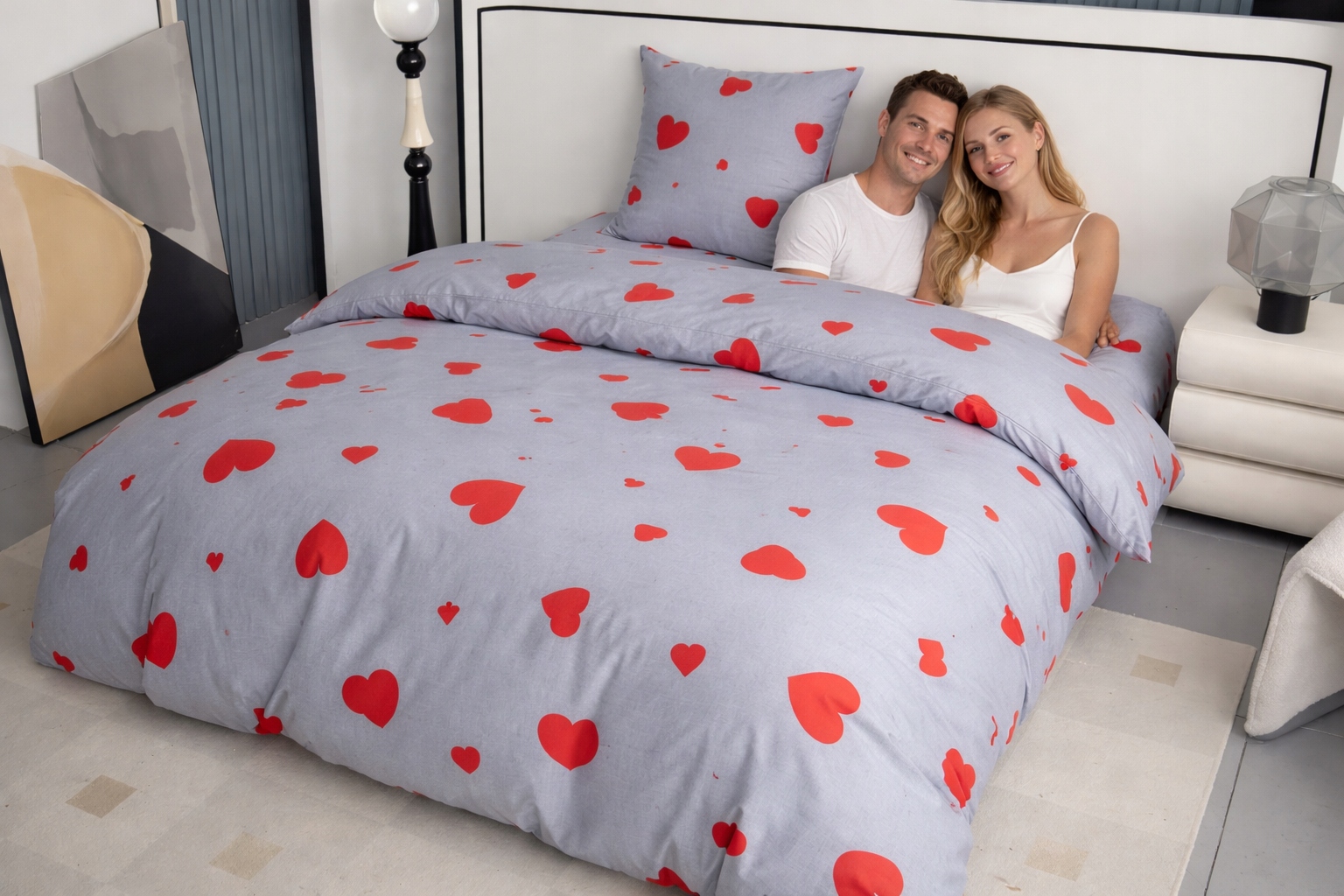 Šedá bavlněná souprava ložního prádla s potiskem srdíček pro dvoulůžko se 2 povlaky na polštáře
