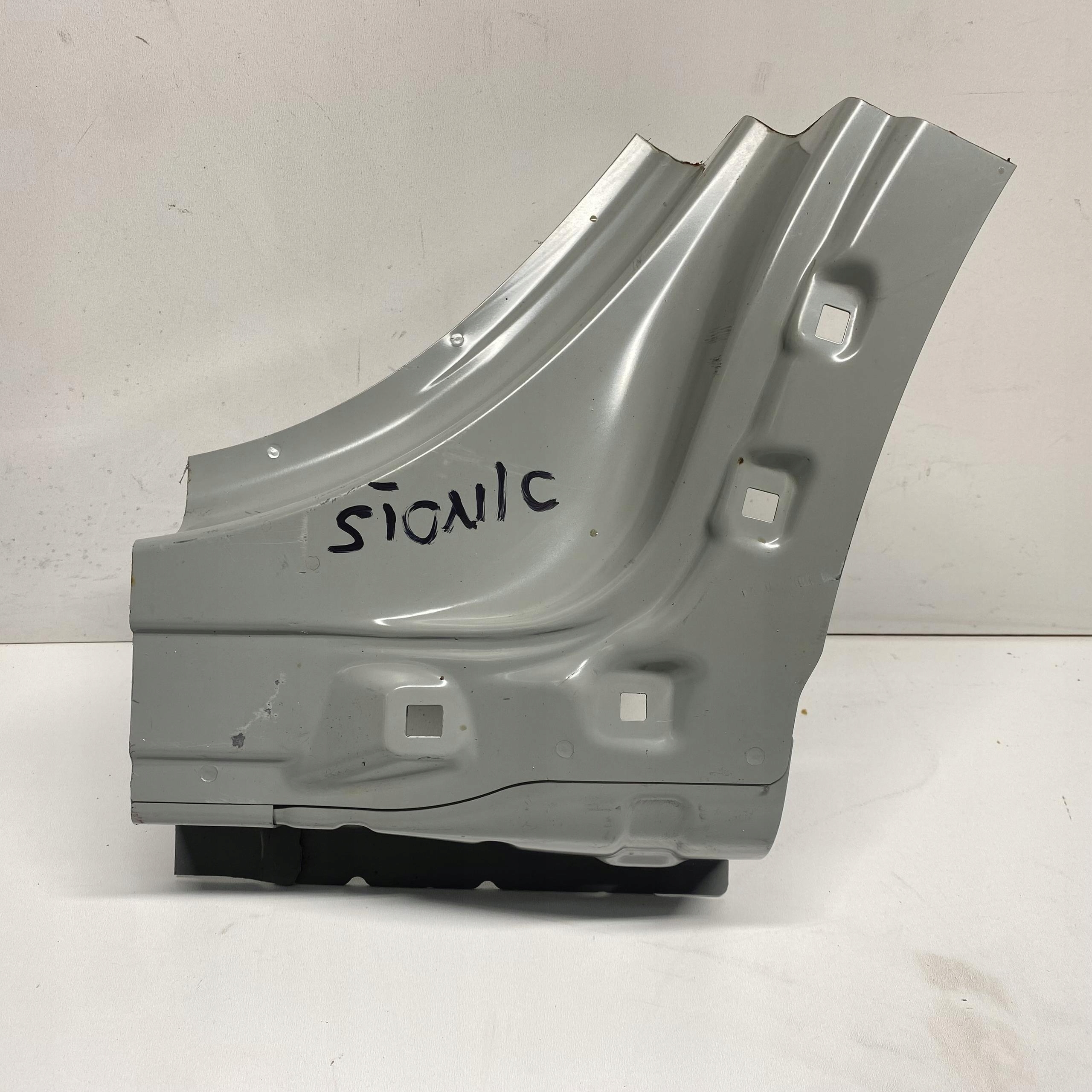 threshold left side KIA STONIC
