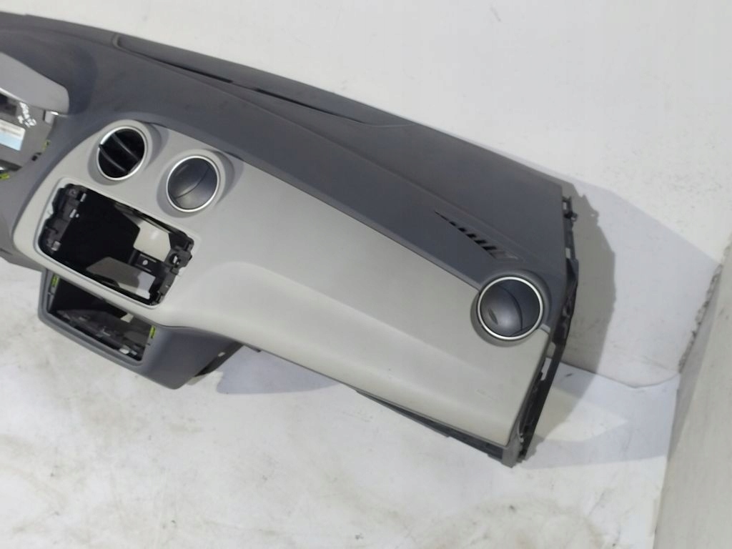 Seat Ibiza 4 IV console dashboard instrument panel 6J1857003