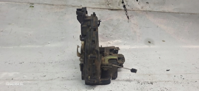 lock door VW PASSAT B5 96- right front C3B1837016A