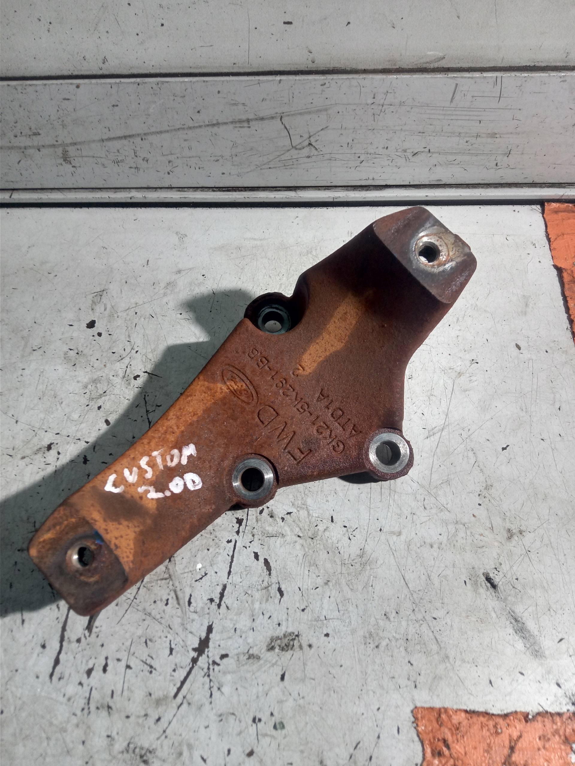 GK21-5K291-BB - FORD TRANSIT CUSTOM LIFT КРОНШТЕЙН КАТАЛИТИЧЕСКОГО НЕЙТРАЛИЗАТОРА 2.0