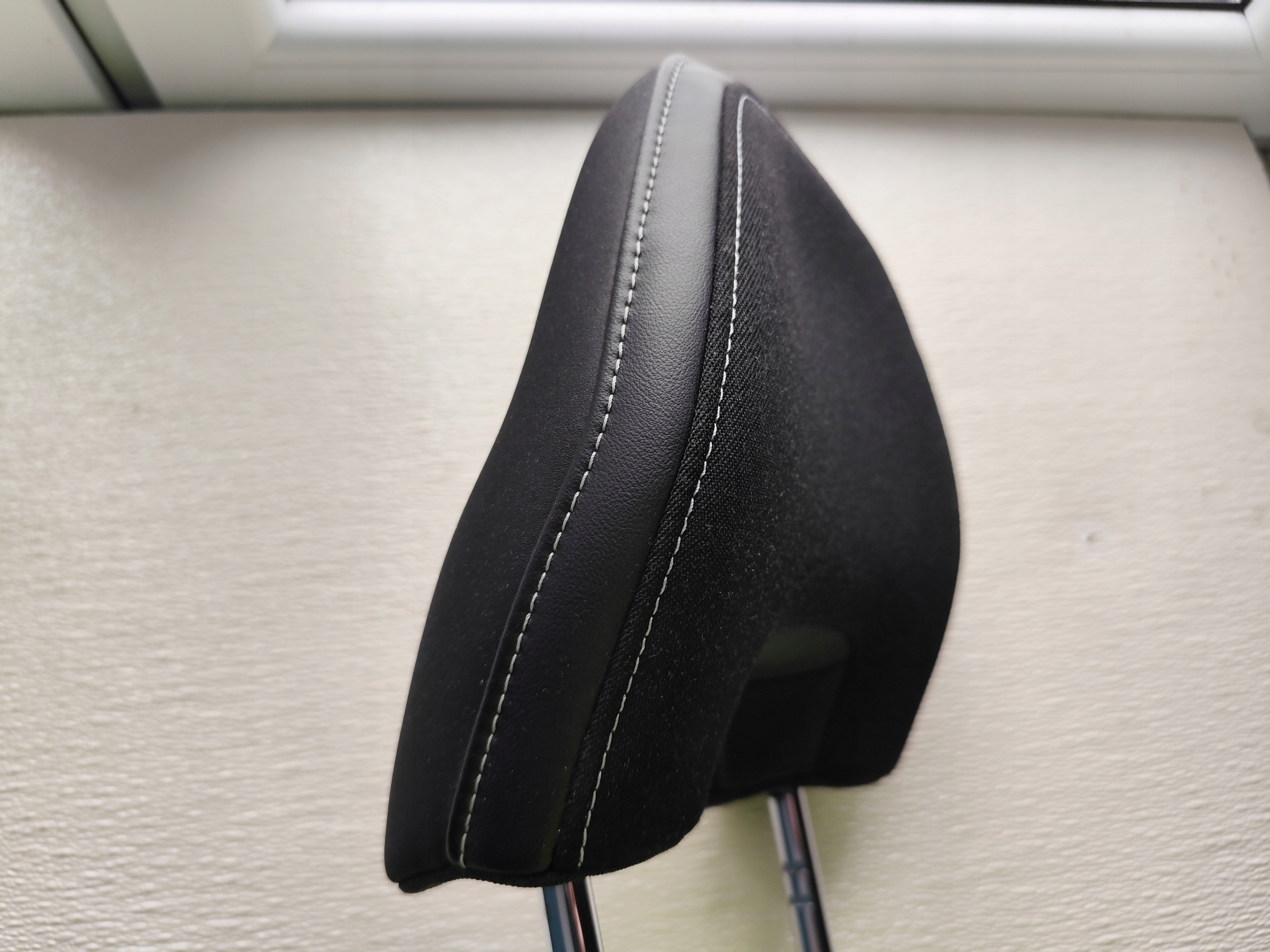 VOLVO V40 II 2016 rest seat front