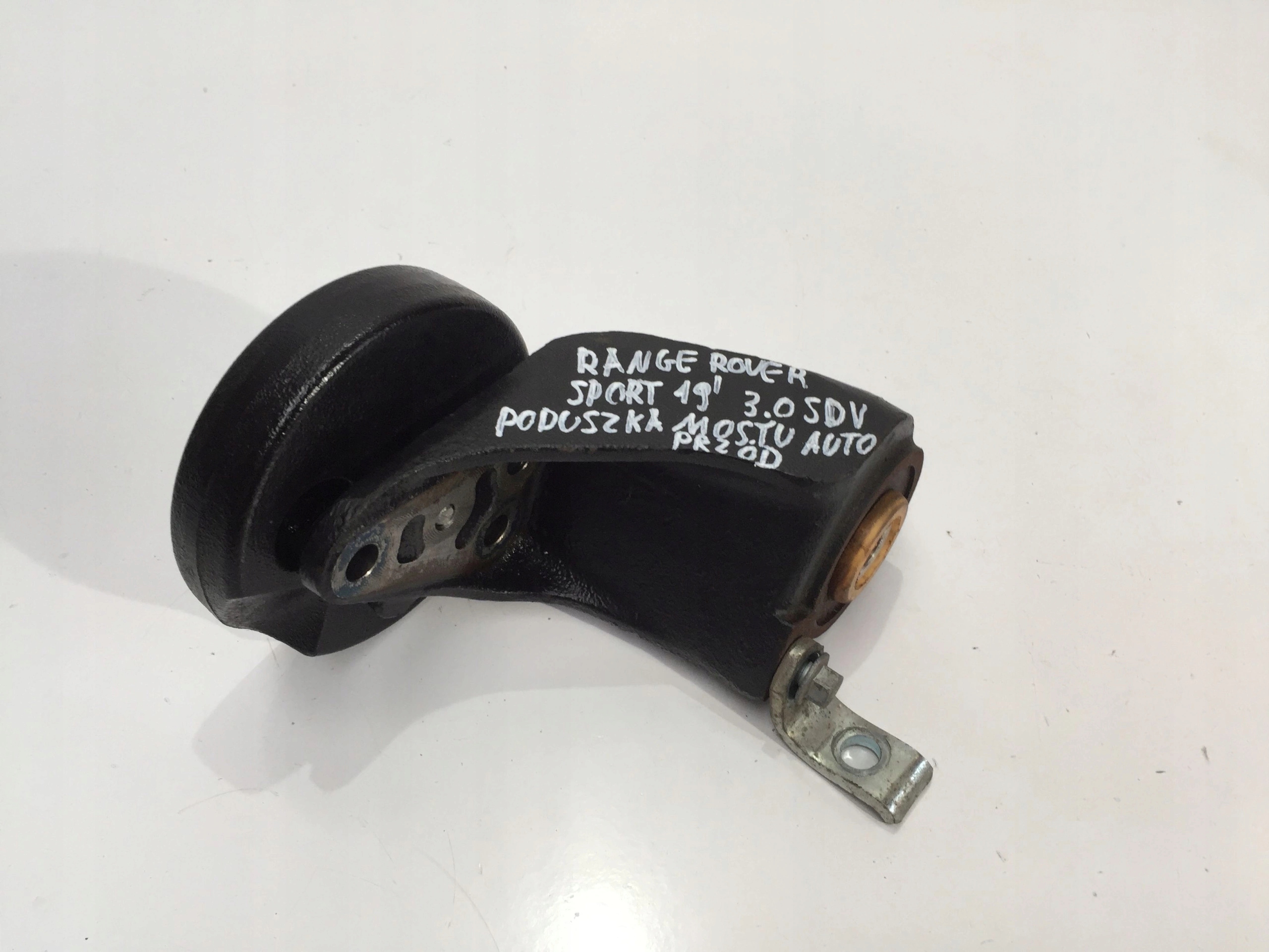 HY32-4B148-AA - RANGE ROVER SPORT L494 2019 кронштейн лапы моста