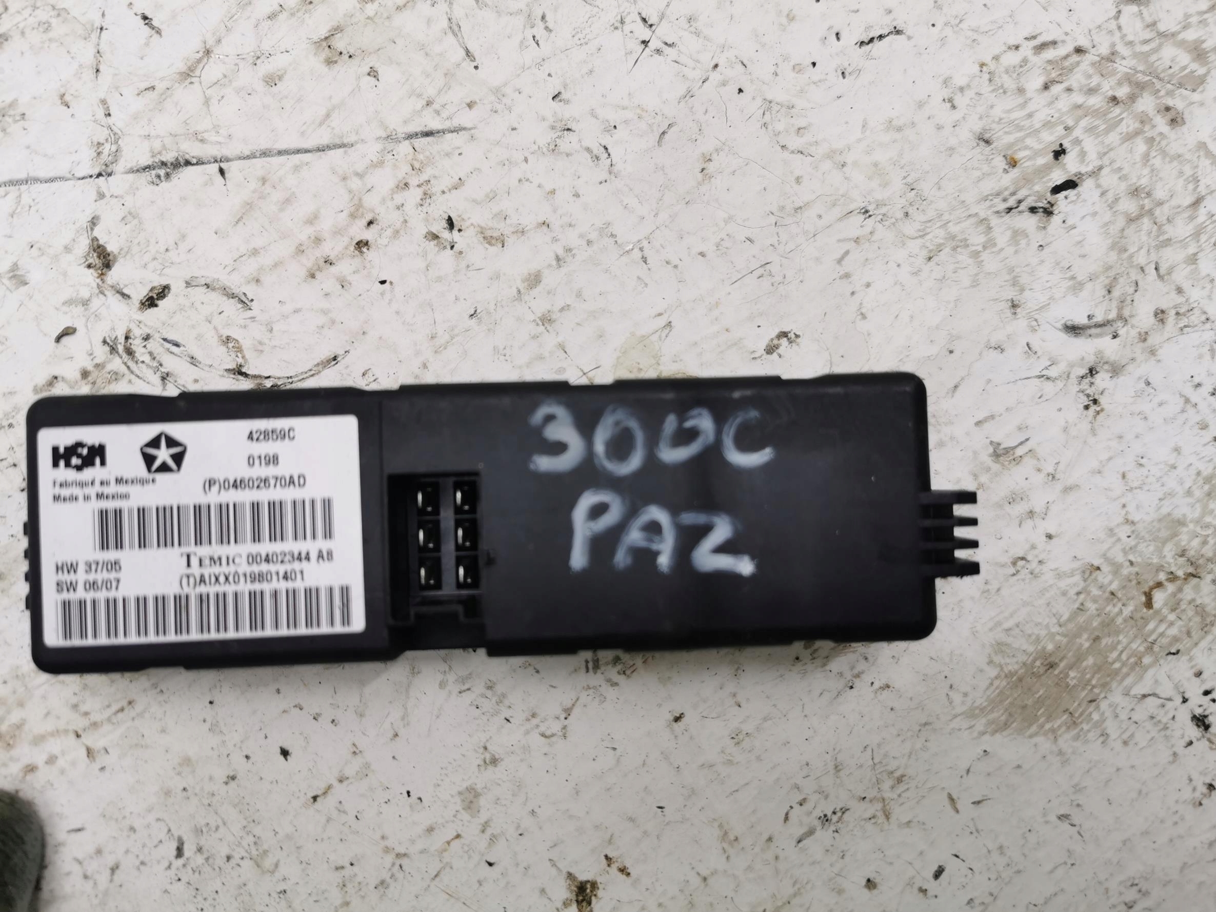 module control unit seat CHRYSLER 300C P04602670AD