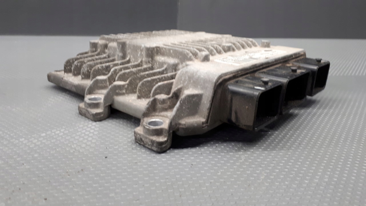 control unit of the engine FORD FIESTA 7S61-12A650-EA
