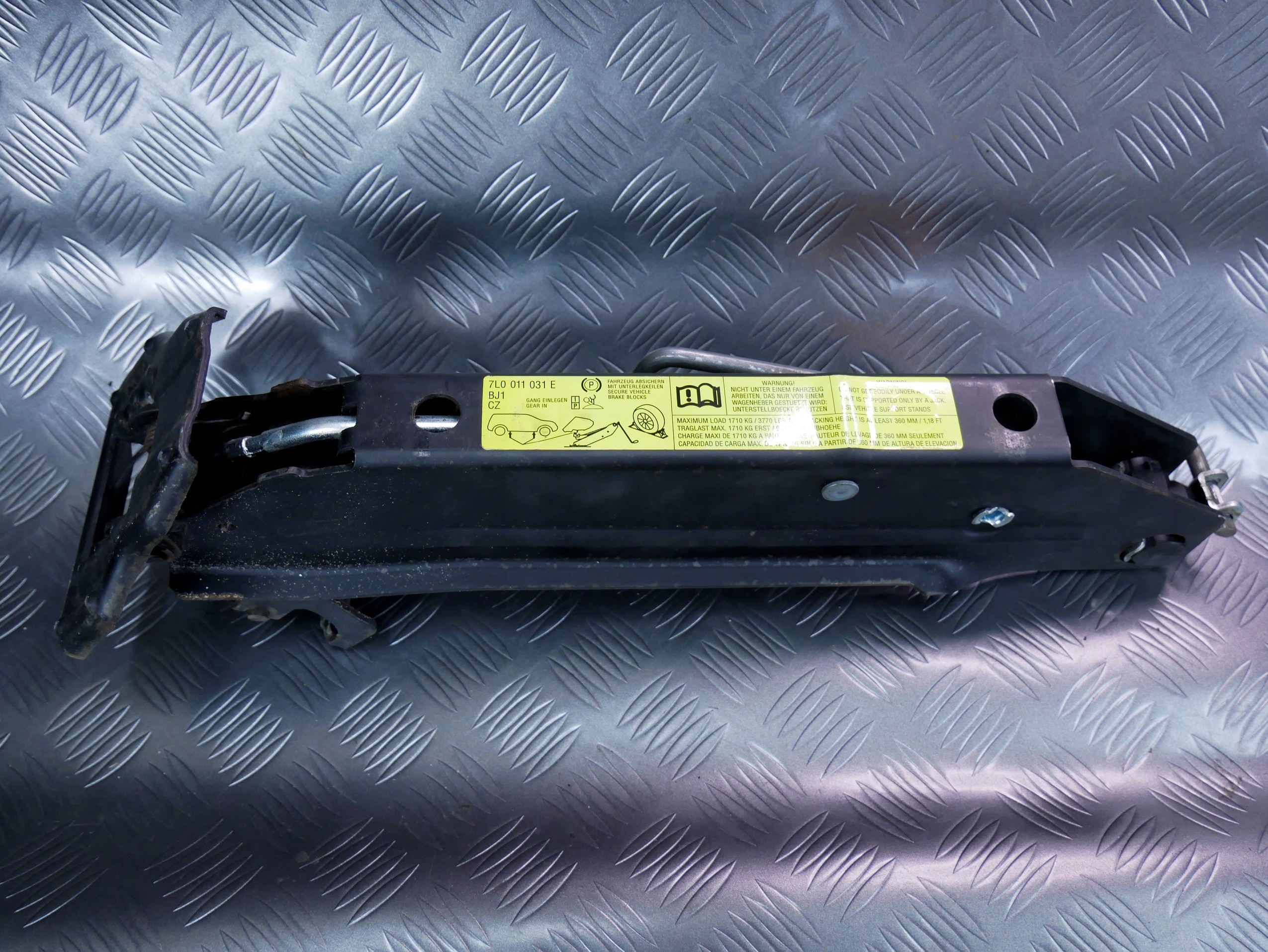 AUDI Q7l домкрат podnosnikl0011031e