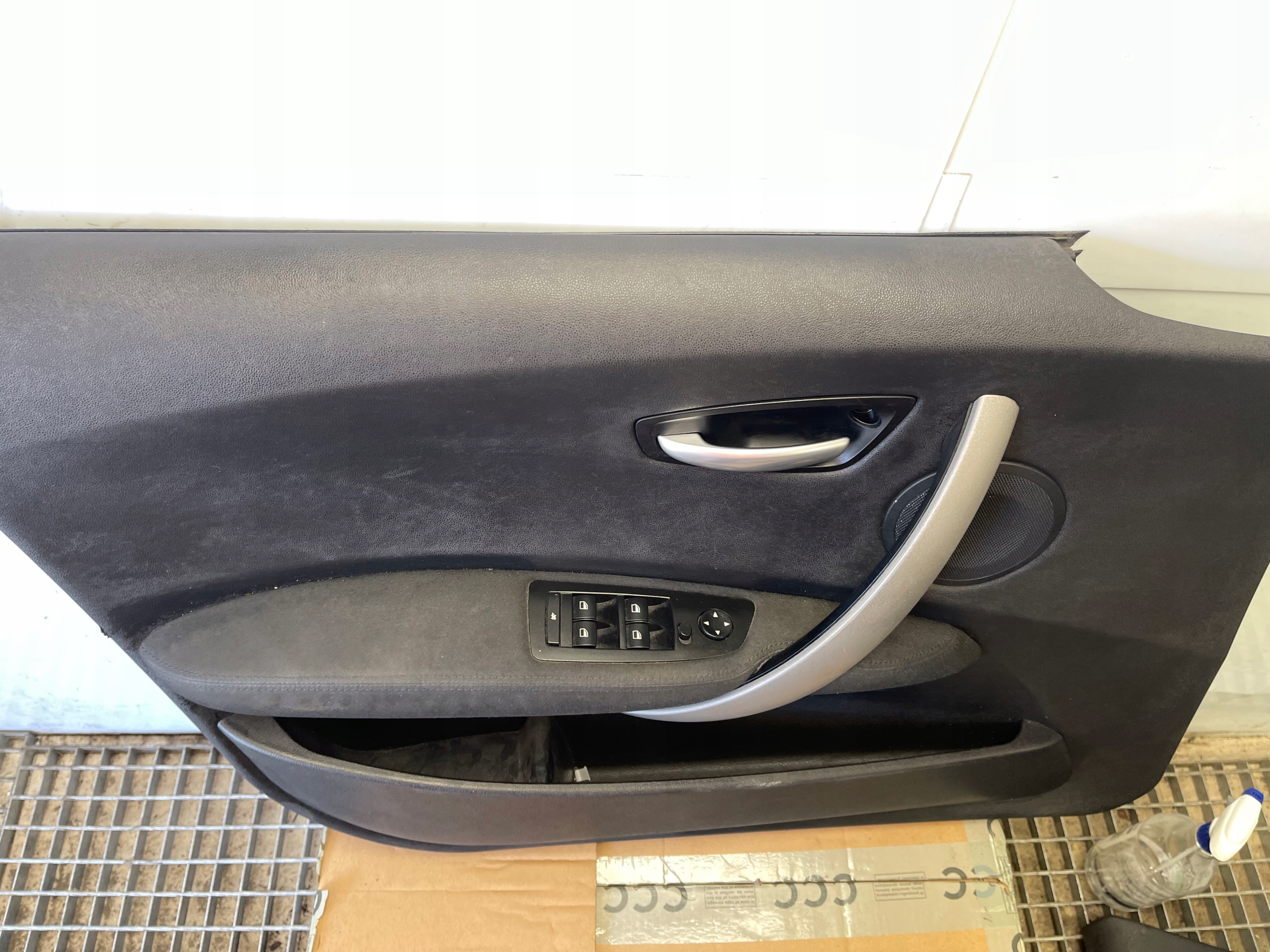 BMW E87 5D upholstery side door left front 7133297