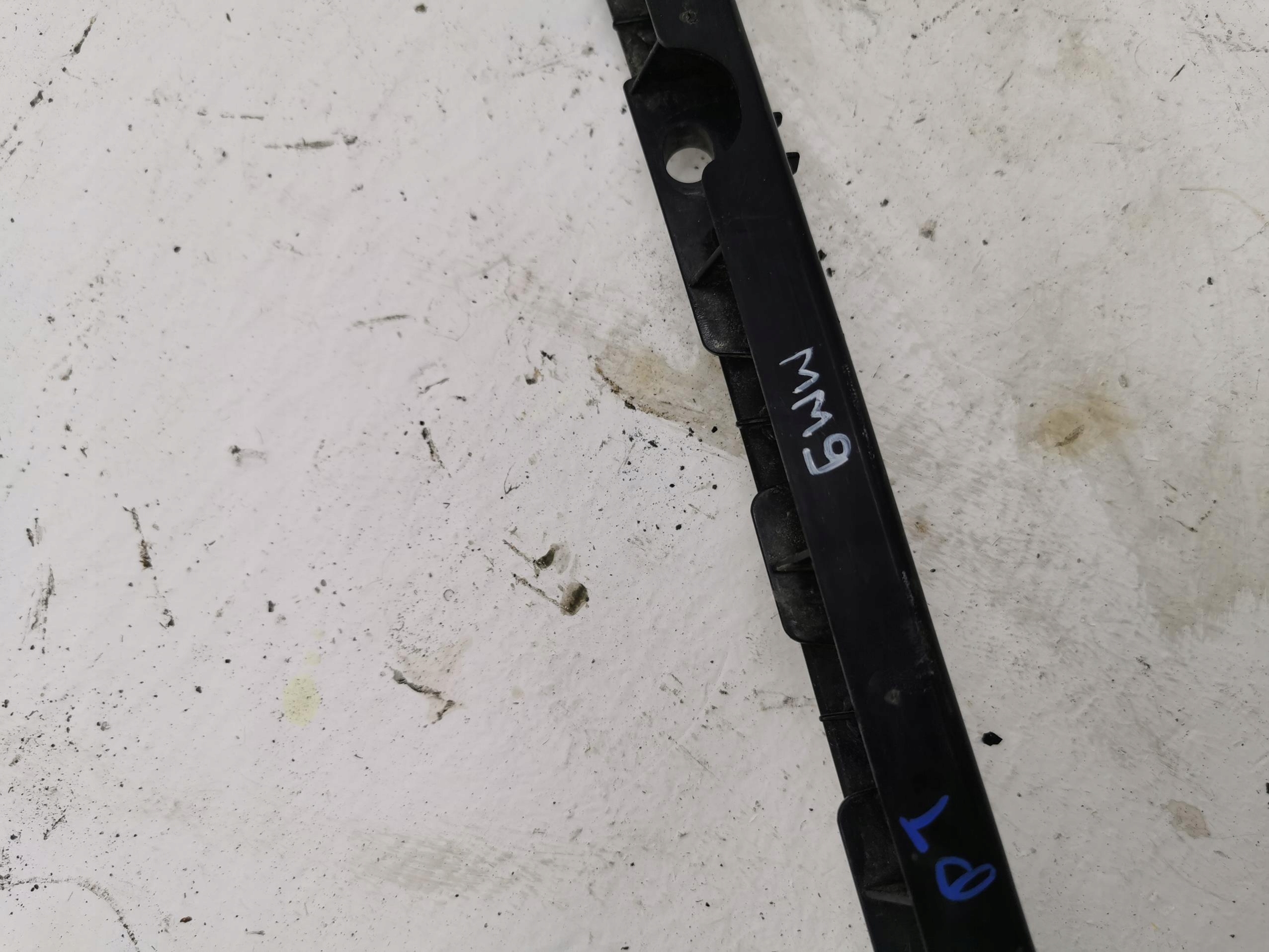 bumper bracket right rear part MERCEDES E-KLASA W207