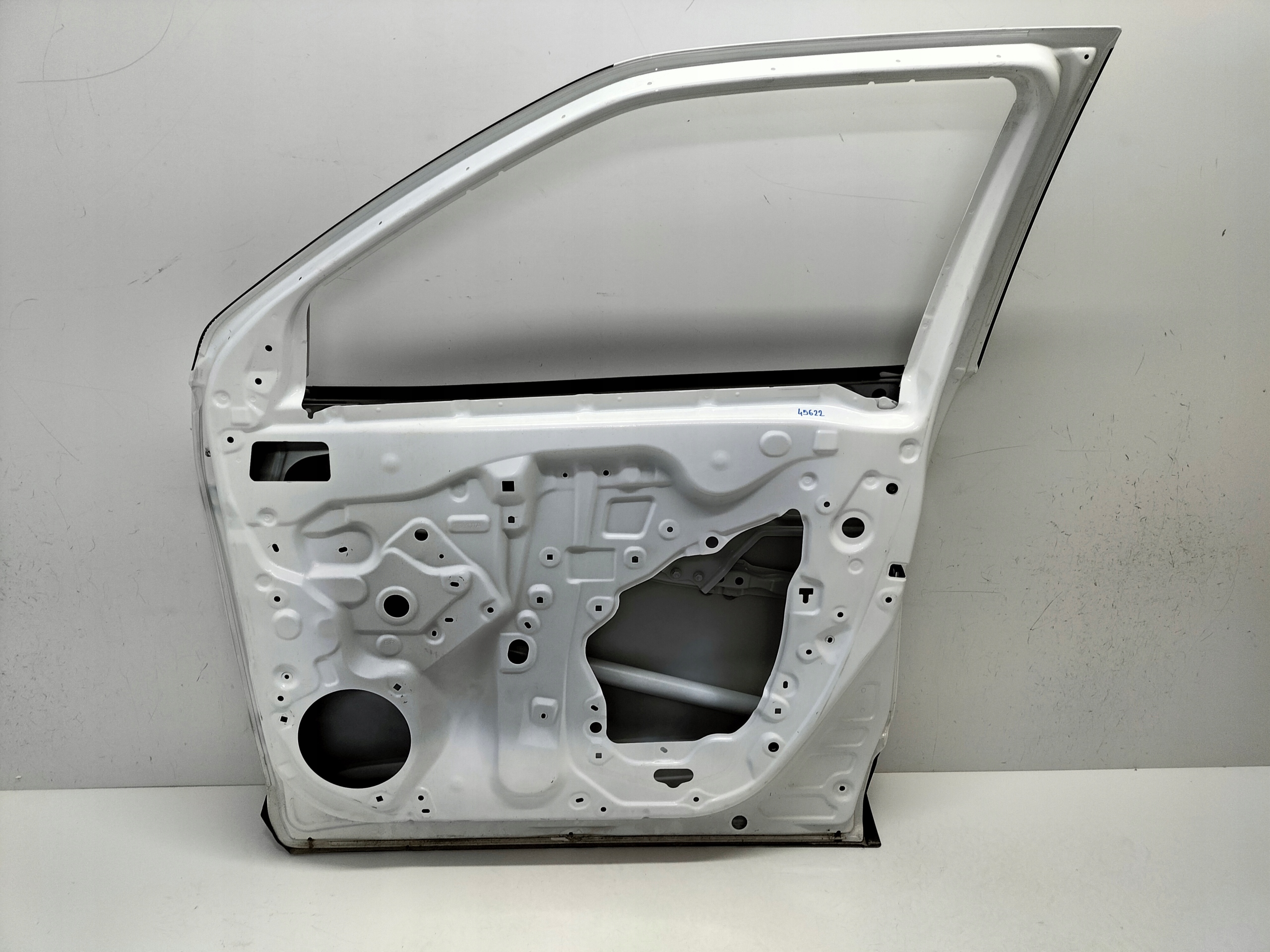 door front front right TOYOTA YARIS CROSS 20