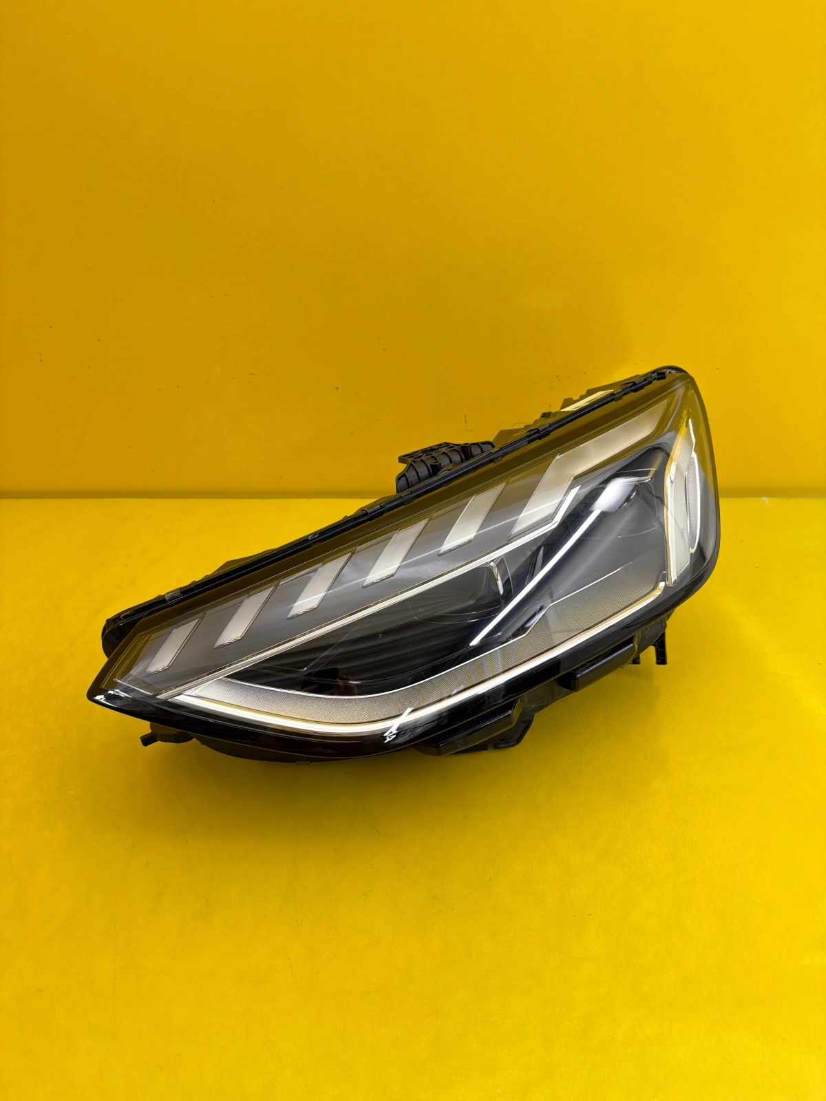 light left Audi A4 B9 8W0 FL Lift 2019- Full Led 8W0941033D