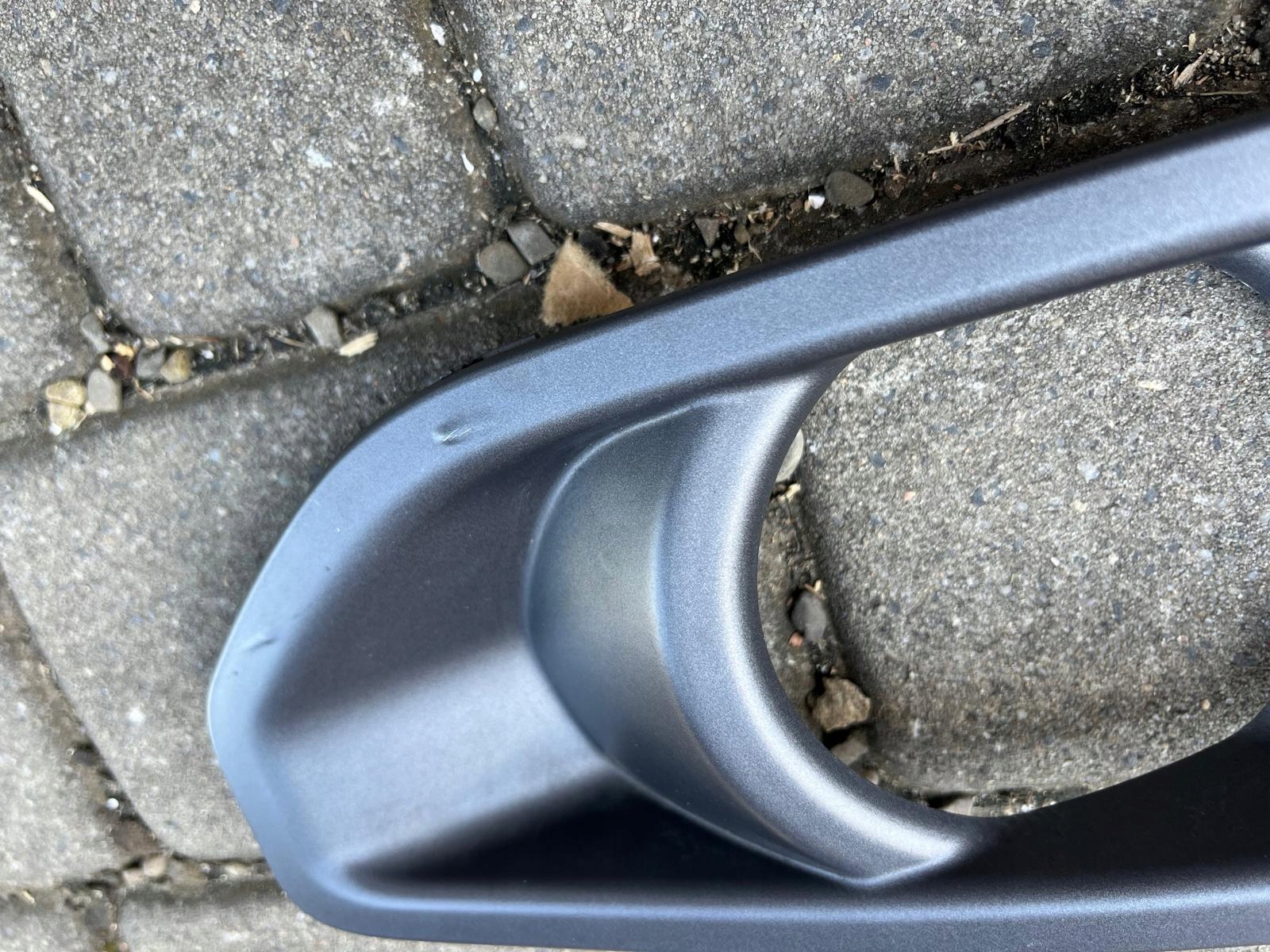 RAMKA HALOGENU OSŁONA OBRAMÓWKA PRAWA LEWA JEEP WRANGLER JL GLADIATOR Producent części Jeep OE