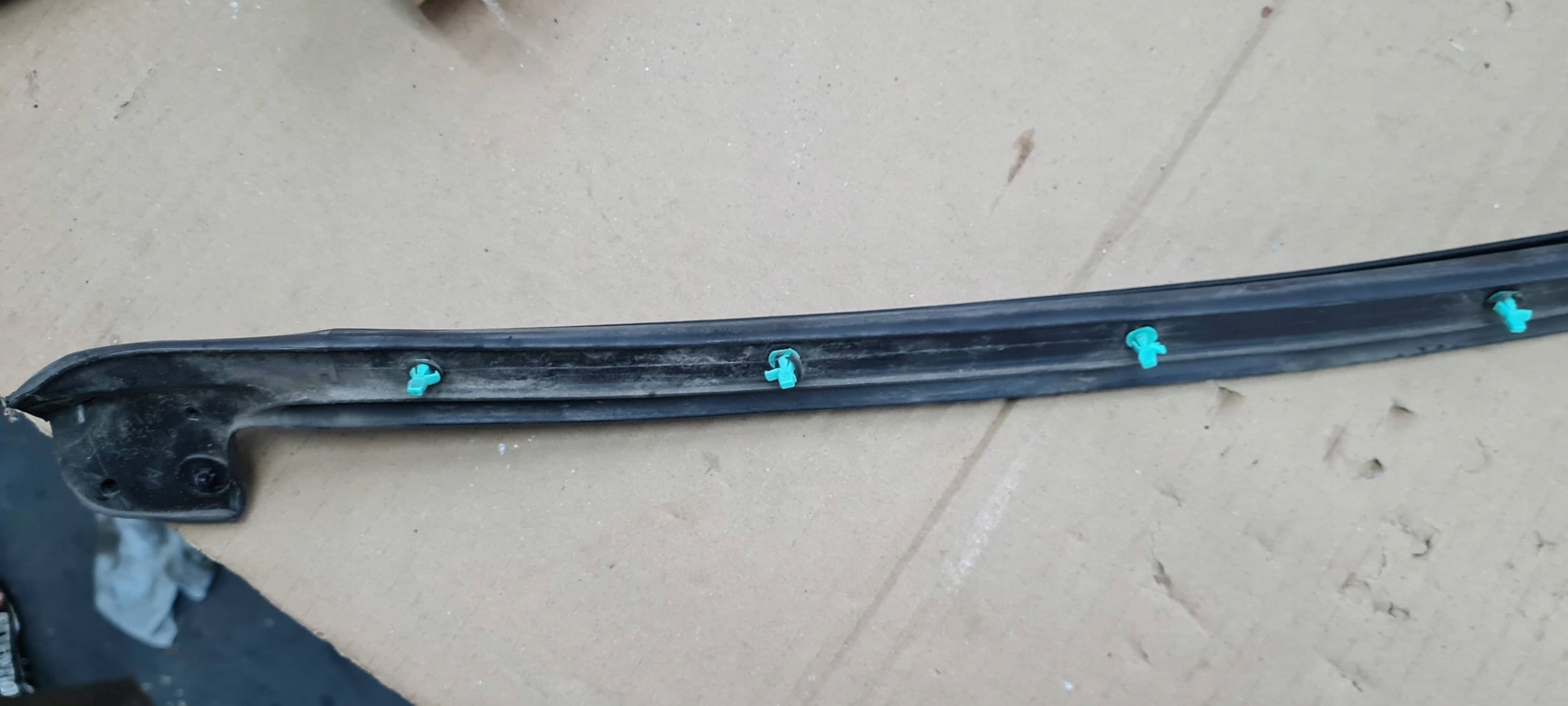 Chrysler Pacifica 2022 gasket rubber upper SZYNY right right rear part