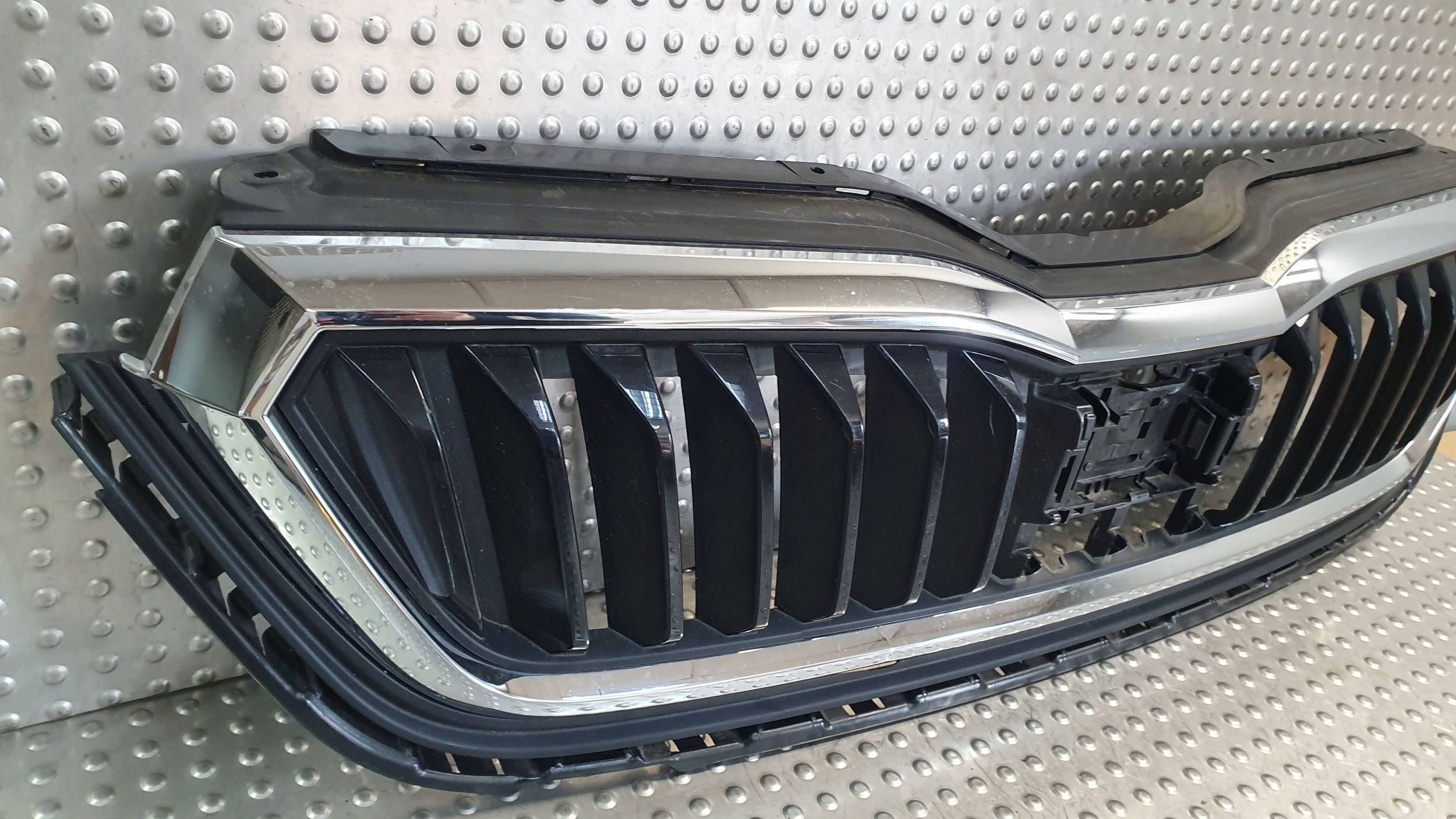 Grille SKODA SCALA 657853653 19