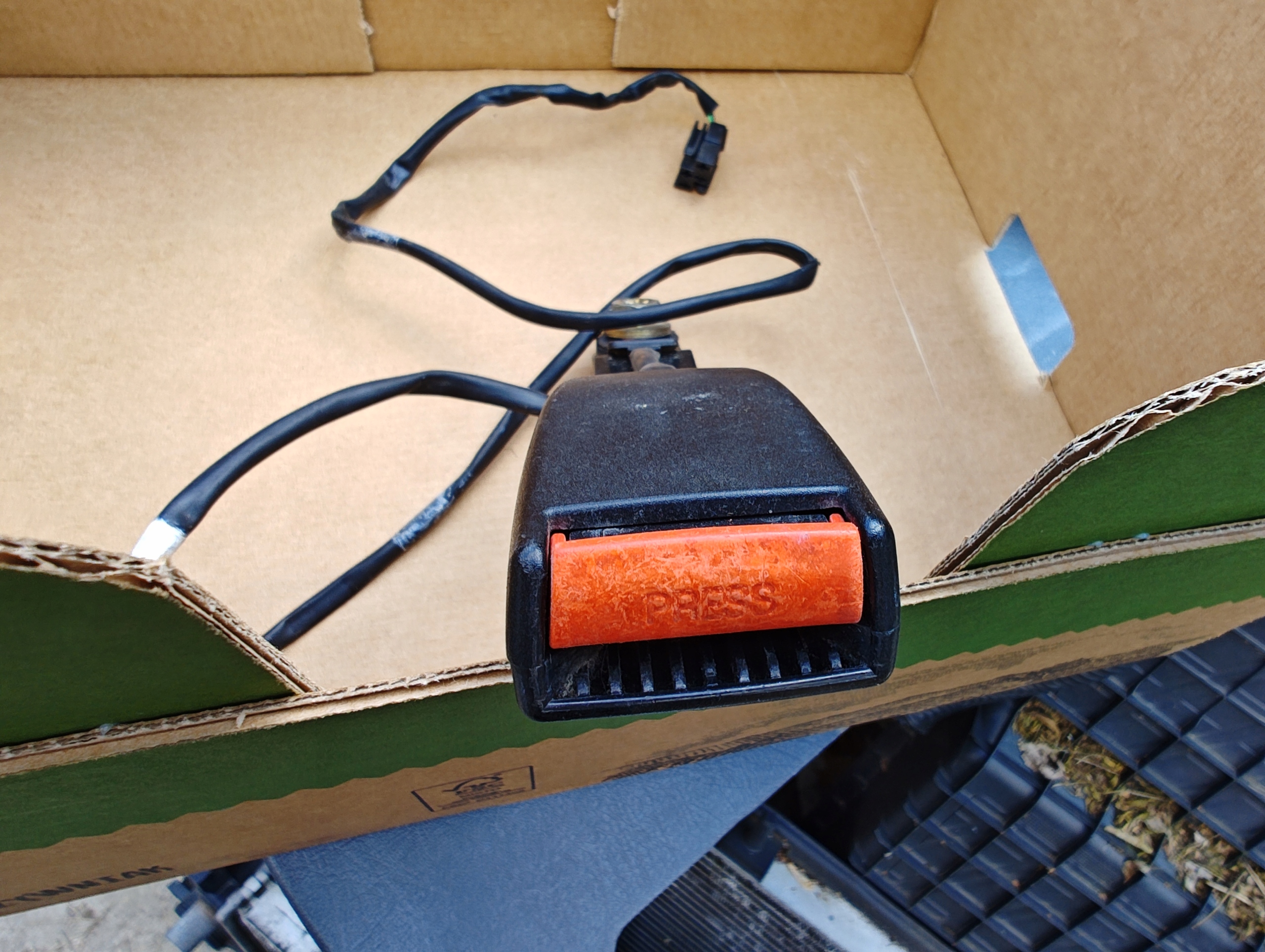 Замок панелі Volvo 940 960 740 s80 s60 v70