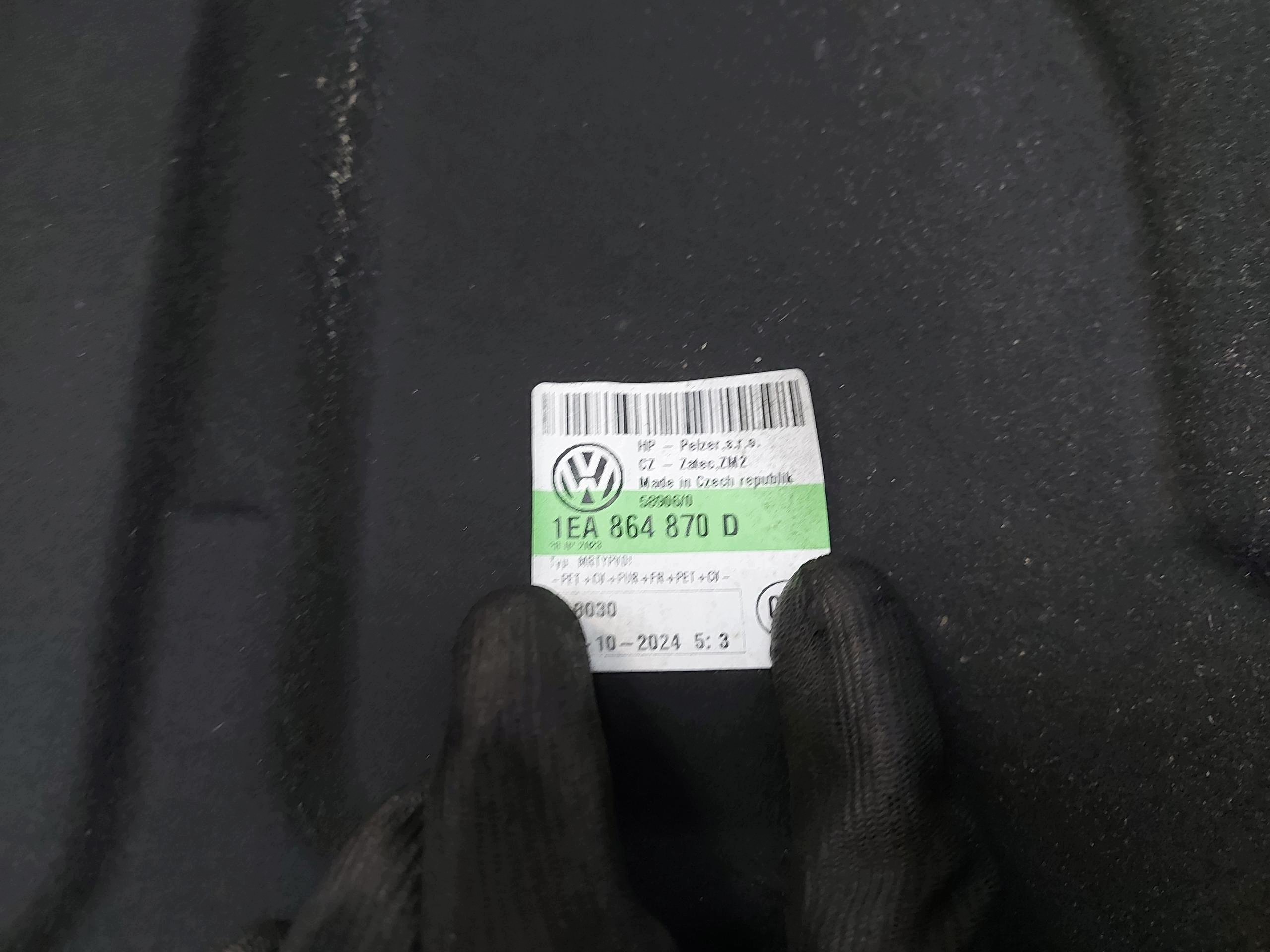 VW ID4 11A , 2024r SUV 5D hangszigetelő fedél far 1EA864870
