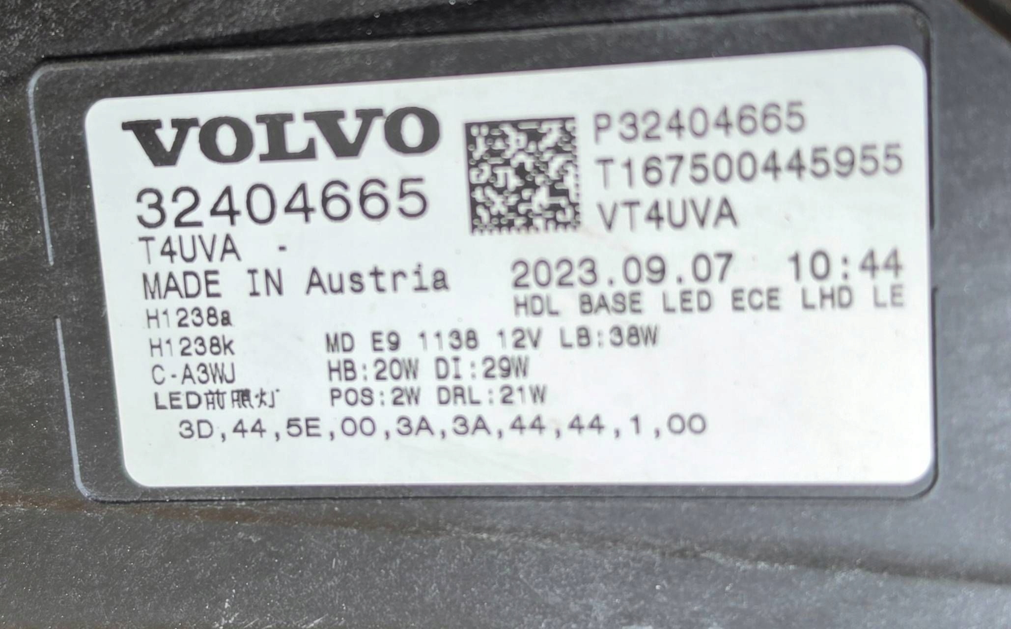 Volvo XC40 II po lifitngu 2022- light front left full led
