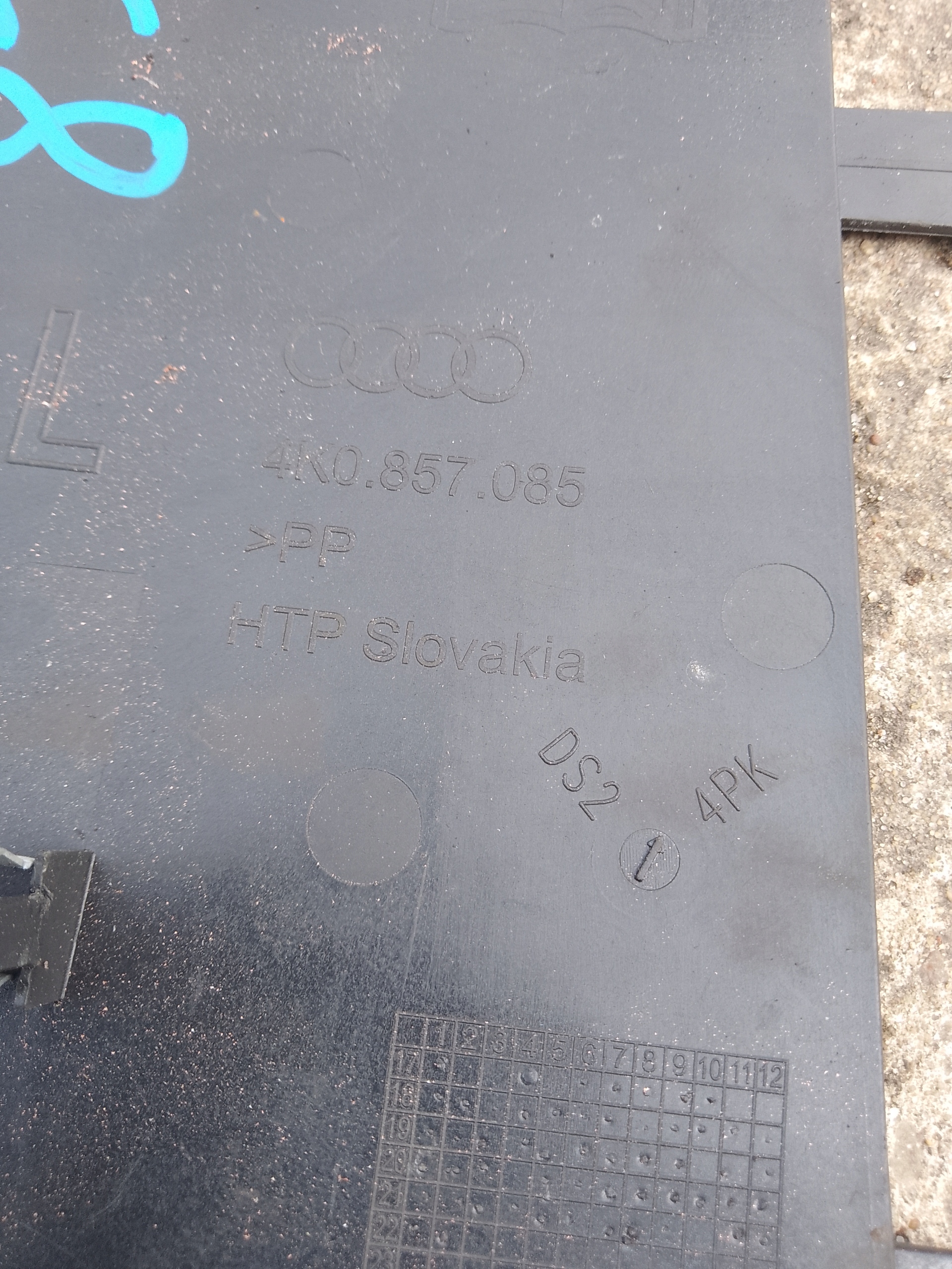 Couverture tablier moteur du tableau de bord Console Gauche Audi A6 C8 4K0857085