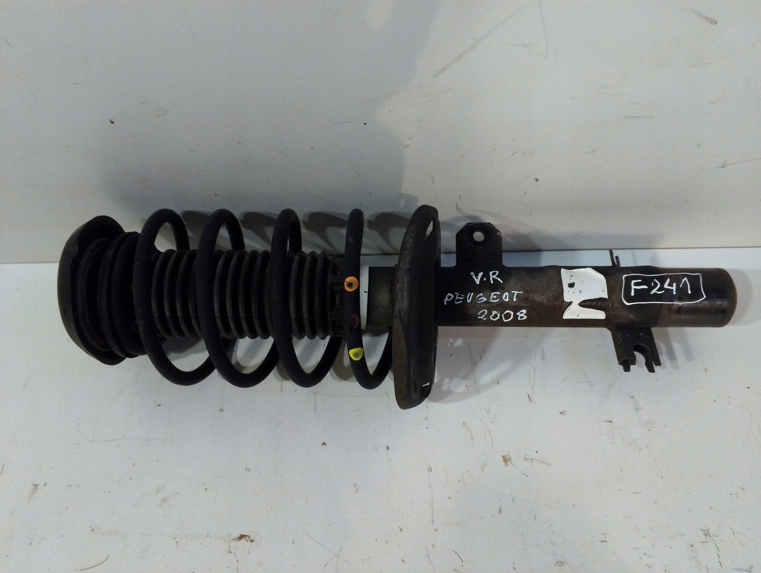 Peugeot 2008 and shock absorber front right (F241)