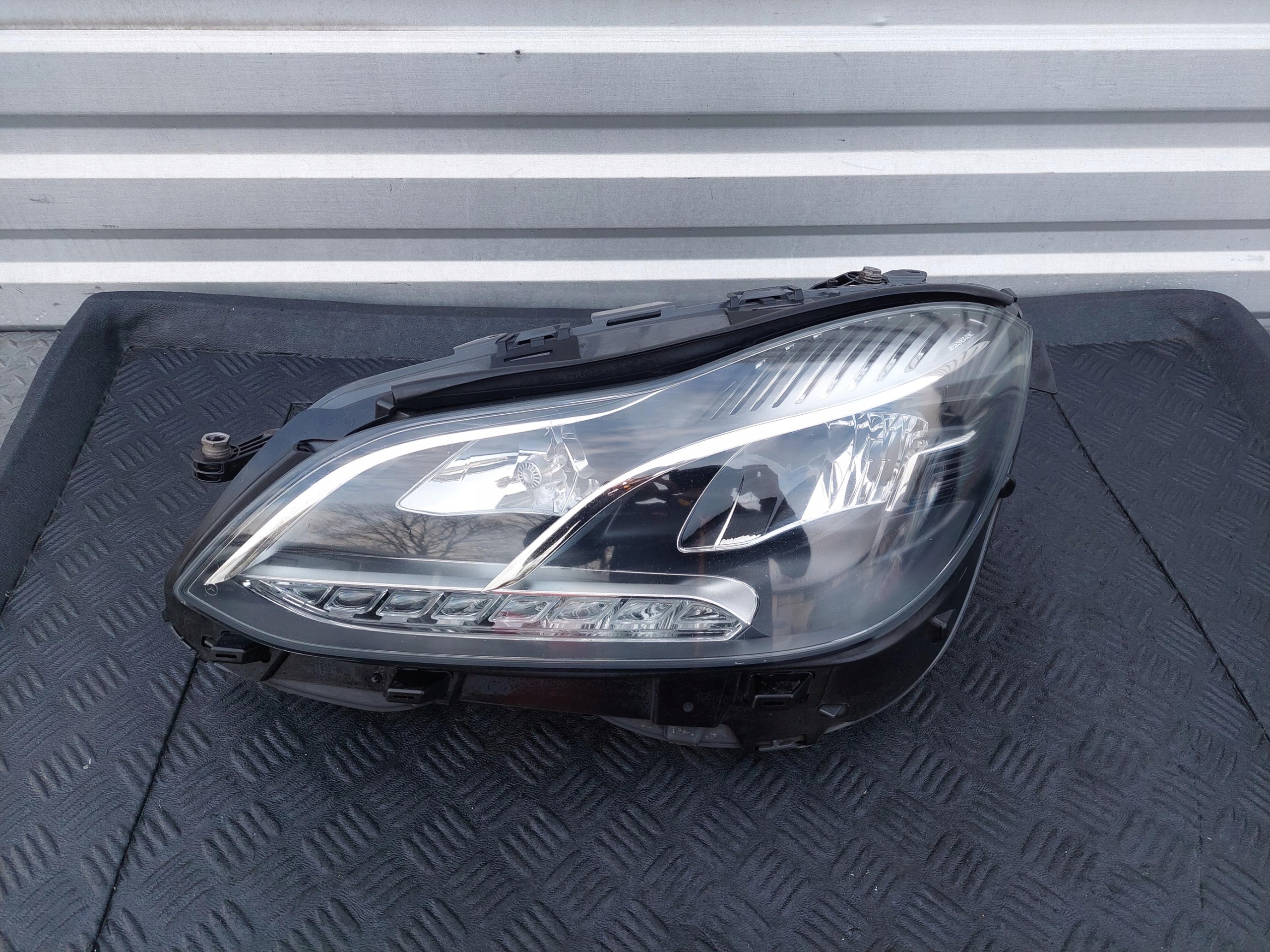 light front left front left LED UK A2128204739KZ MERCEDES E W212 LIFT